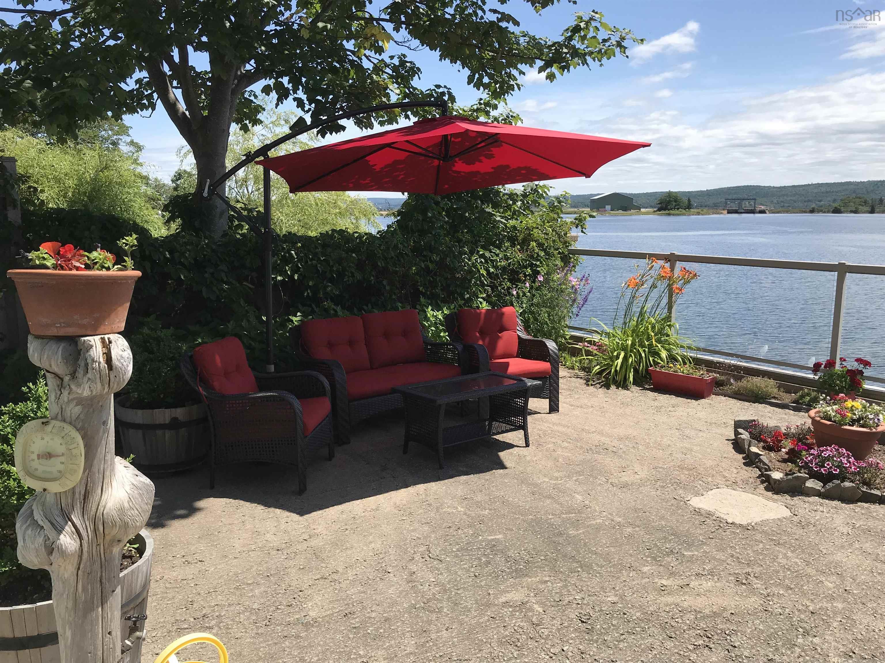 $644,400.00: 5438 Granville Road, Granville Ferry