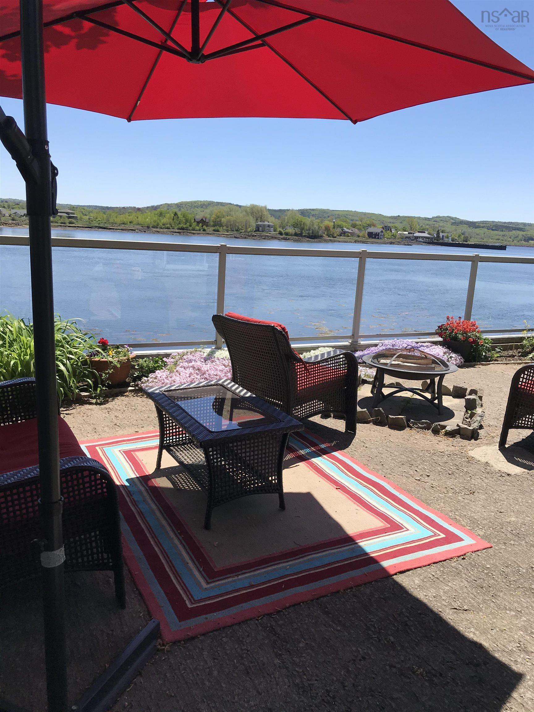 $644,400.00: 5438 Granville Road, Granville Ferry