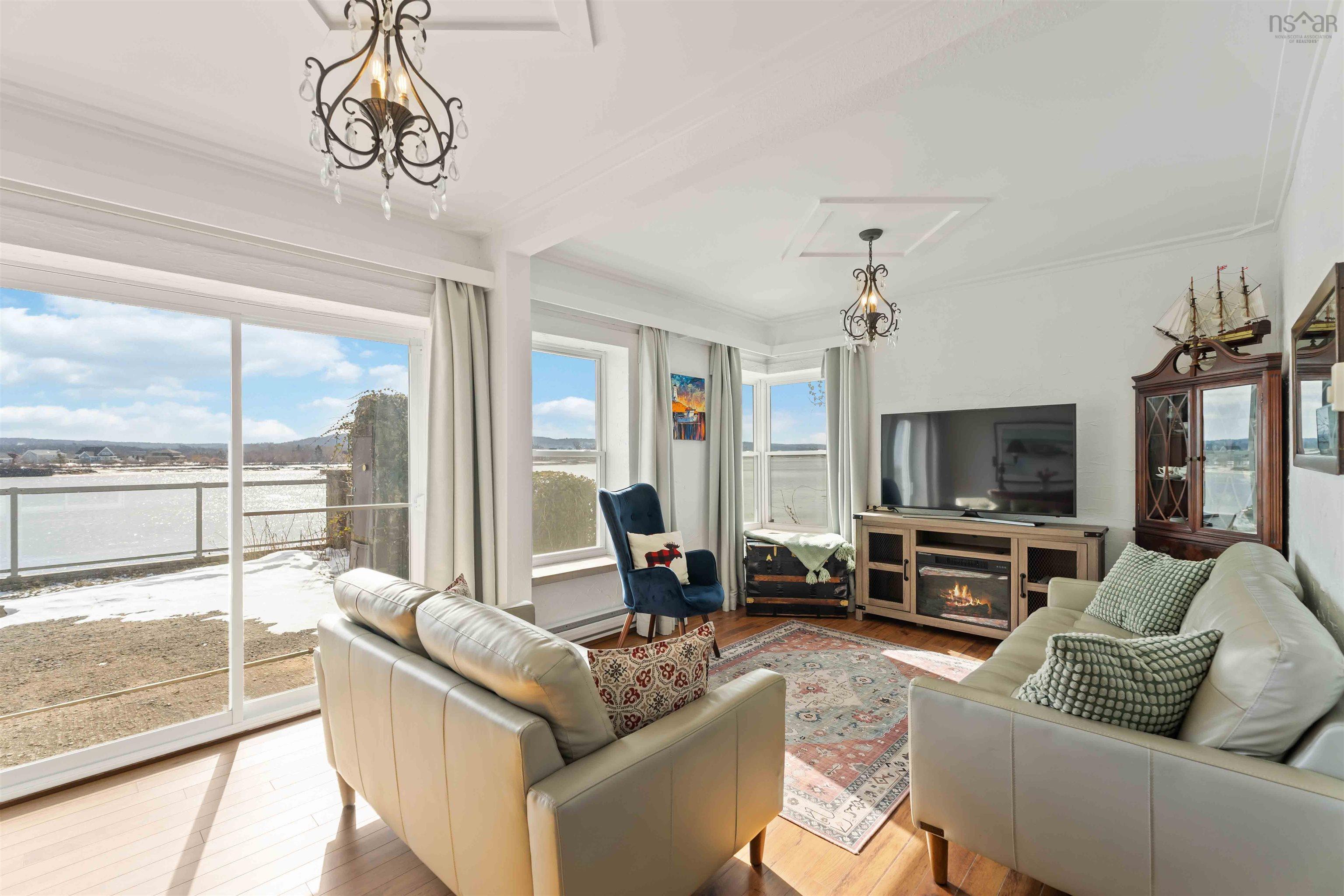 $644,400.00: 5438 Granville Road, Granville Ferry