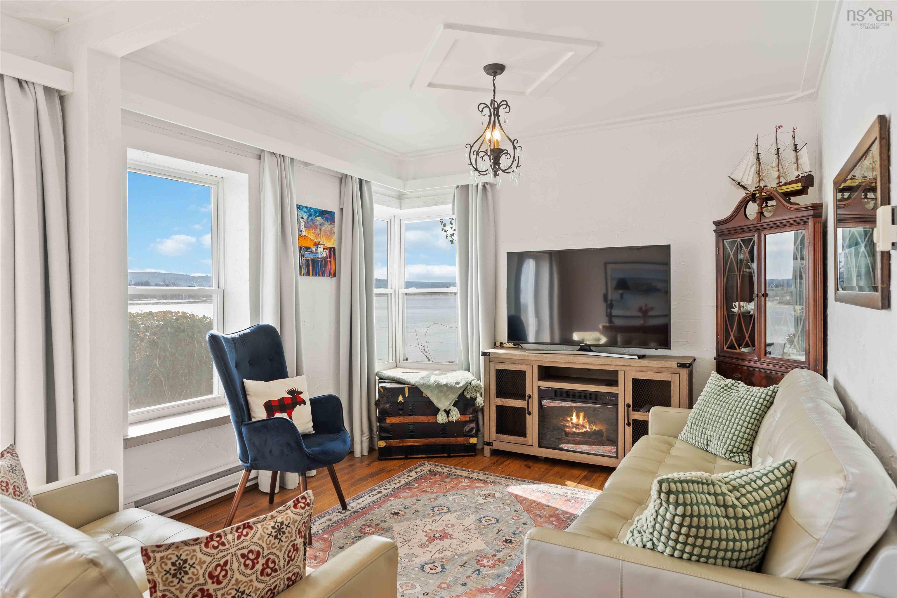 $644,400.00: 5438 Granville Road, Granville Ferry