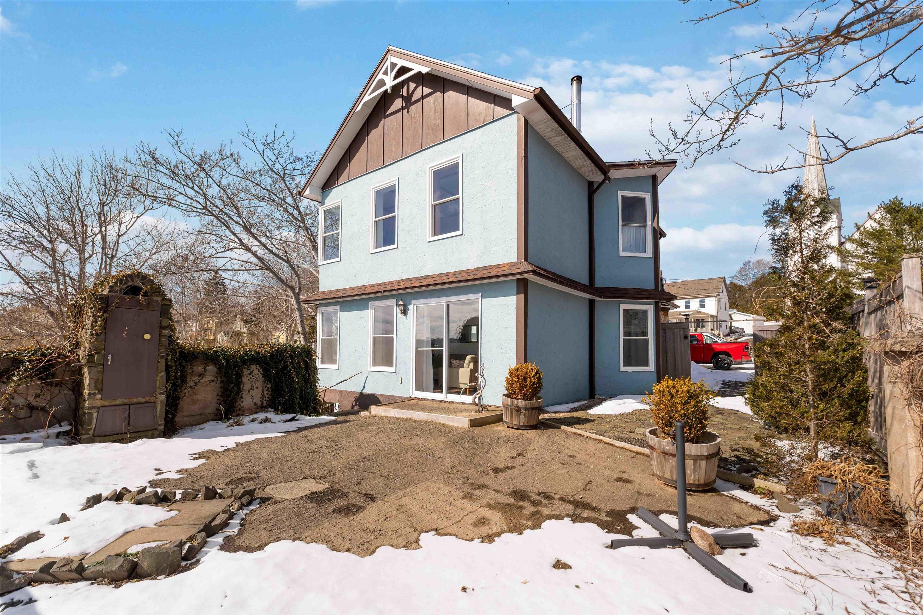 $644,400.00: 5438 Granville Road, Granville Ferry
