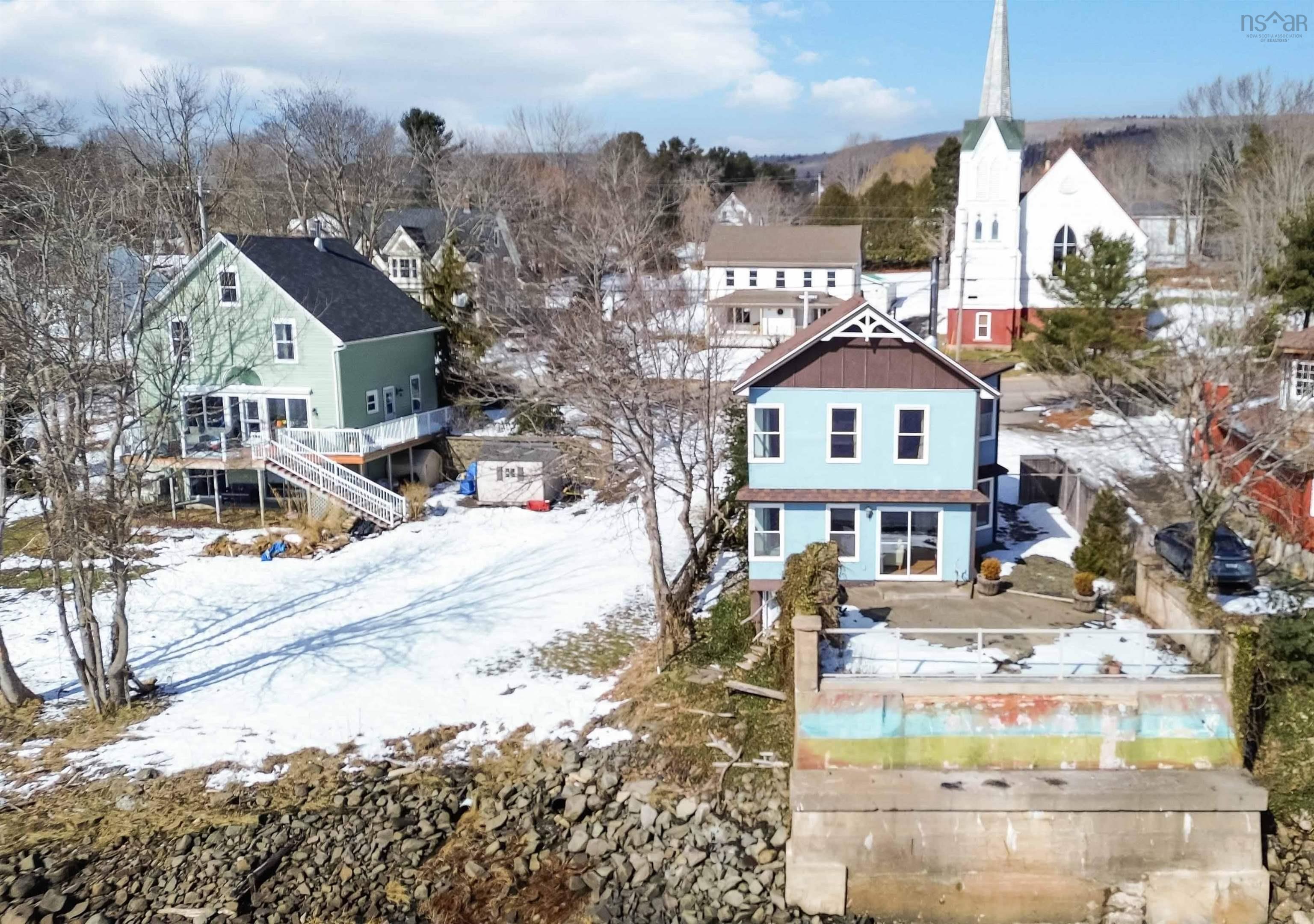 $644,400.00: 5438 Granville Road, Granville Ferry