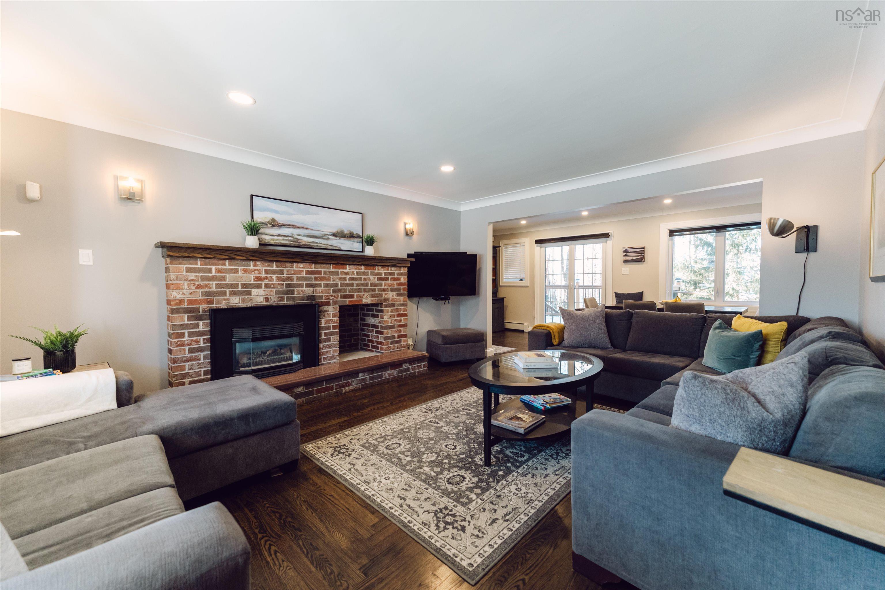 $1,199,000.00: 158 Eaglewood Drive, Bedford