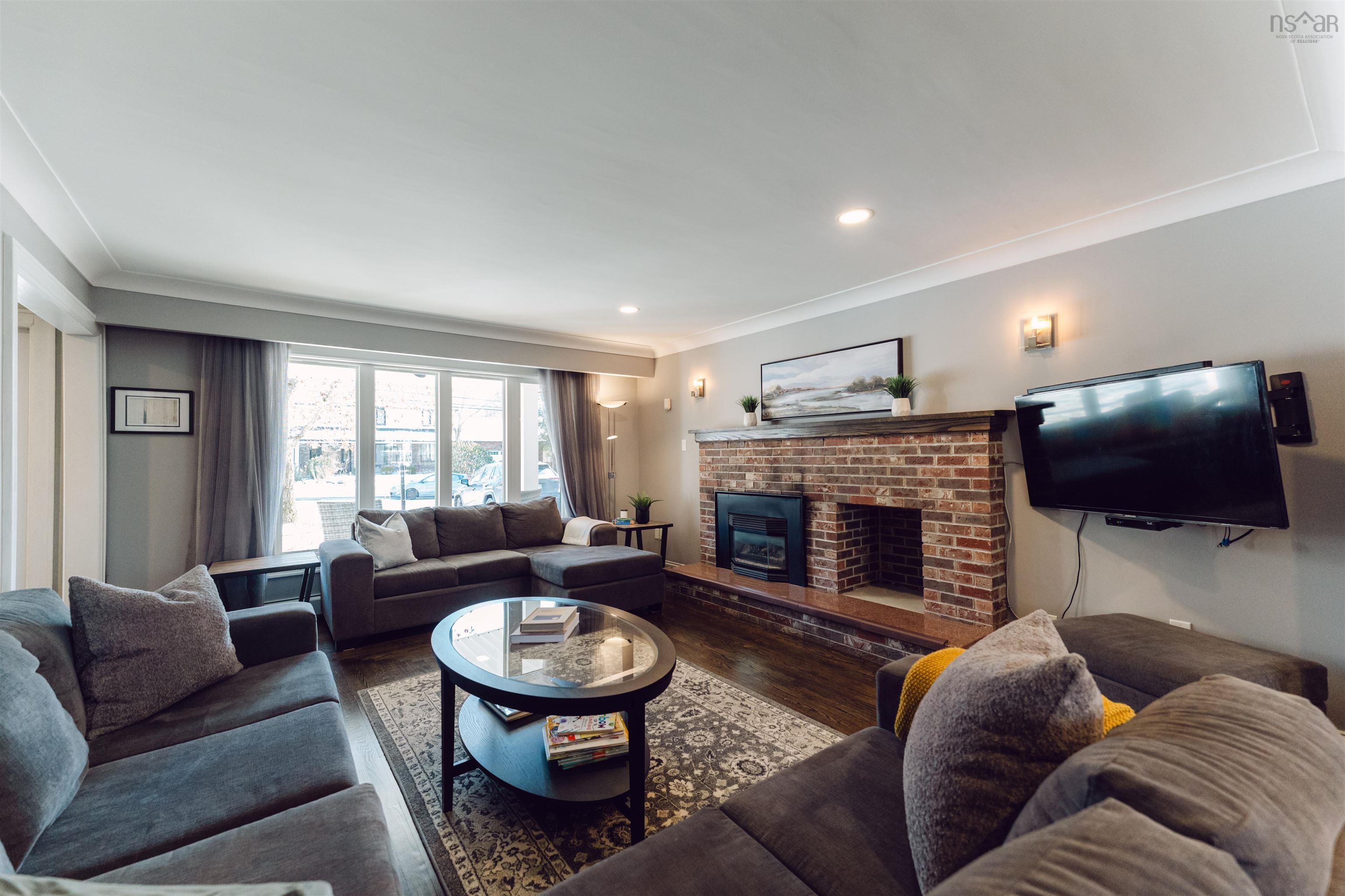 $1,199,000.00: 158 Eaglewood Drive, Bedford