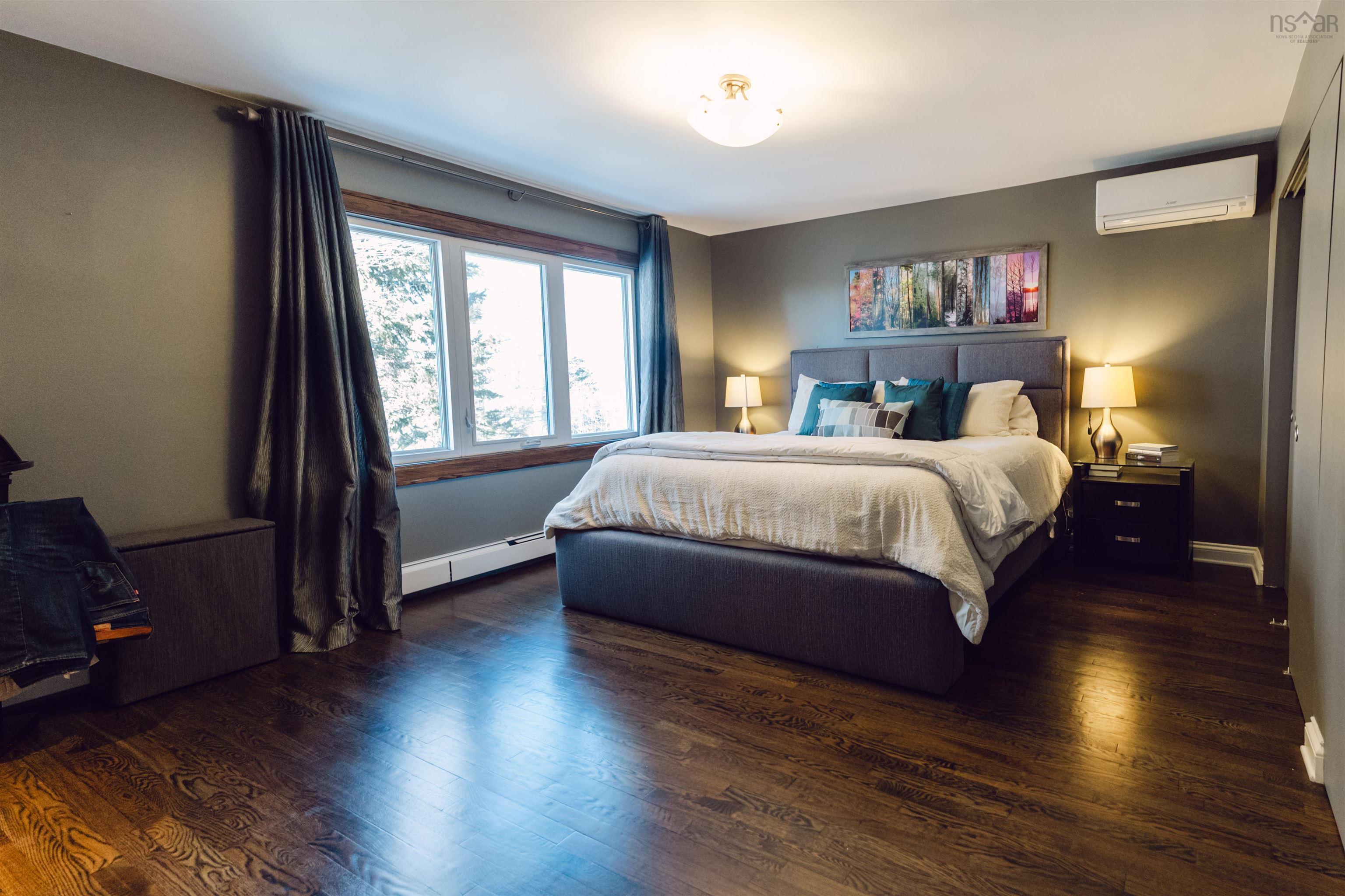 $1,199,000.00: 158 Eaglewood Drive, Bedford