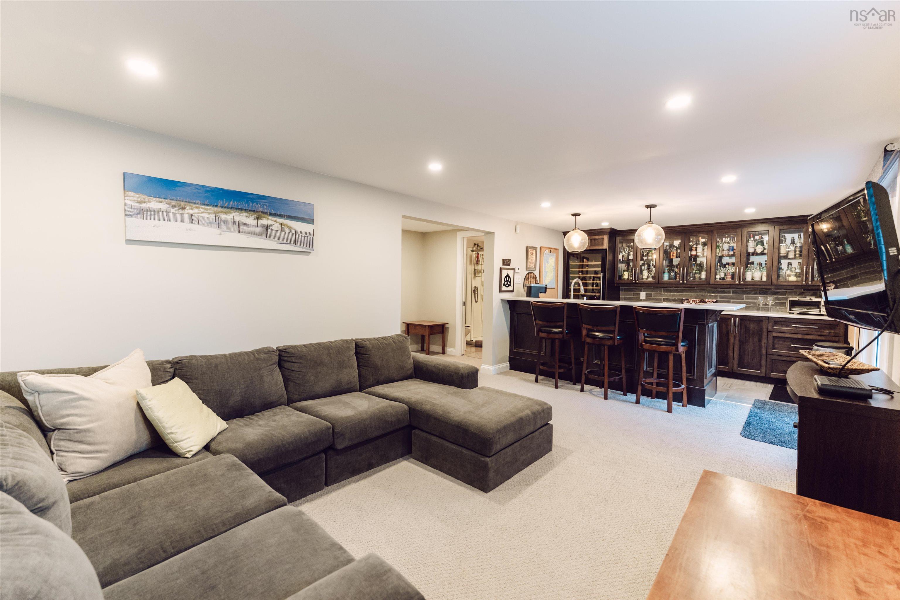 $1,199,000.00: 158 Eaglewood Drive, Bedford
