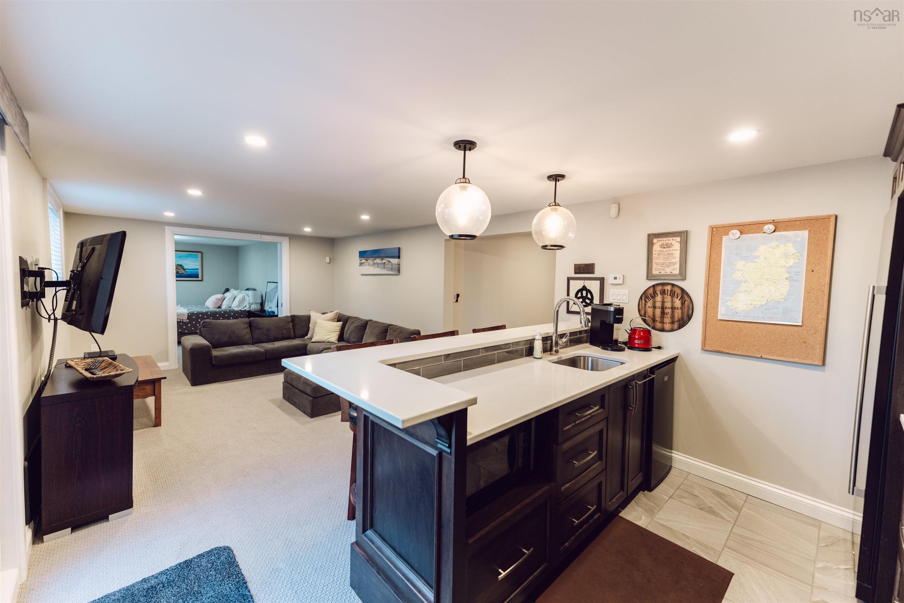 $1,199,000.00: 158 Eaglewood Drive, Bedford