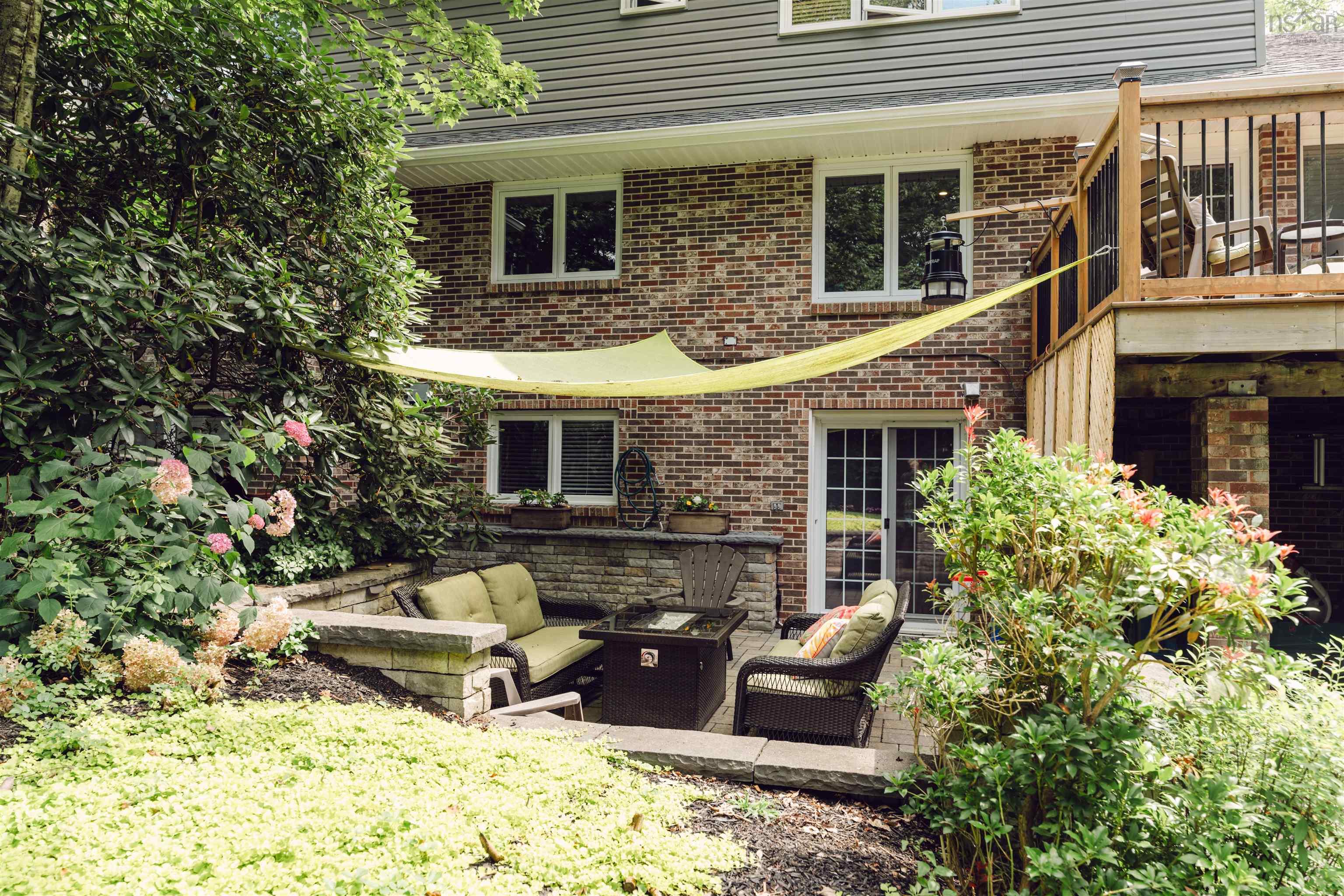 $1,199,000.00: 158 Eaglewood Drive, Bedford