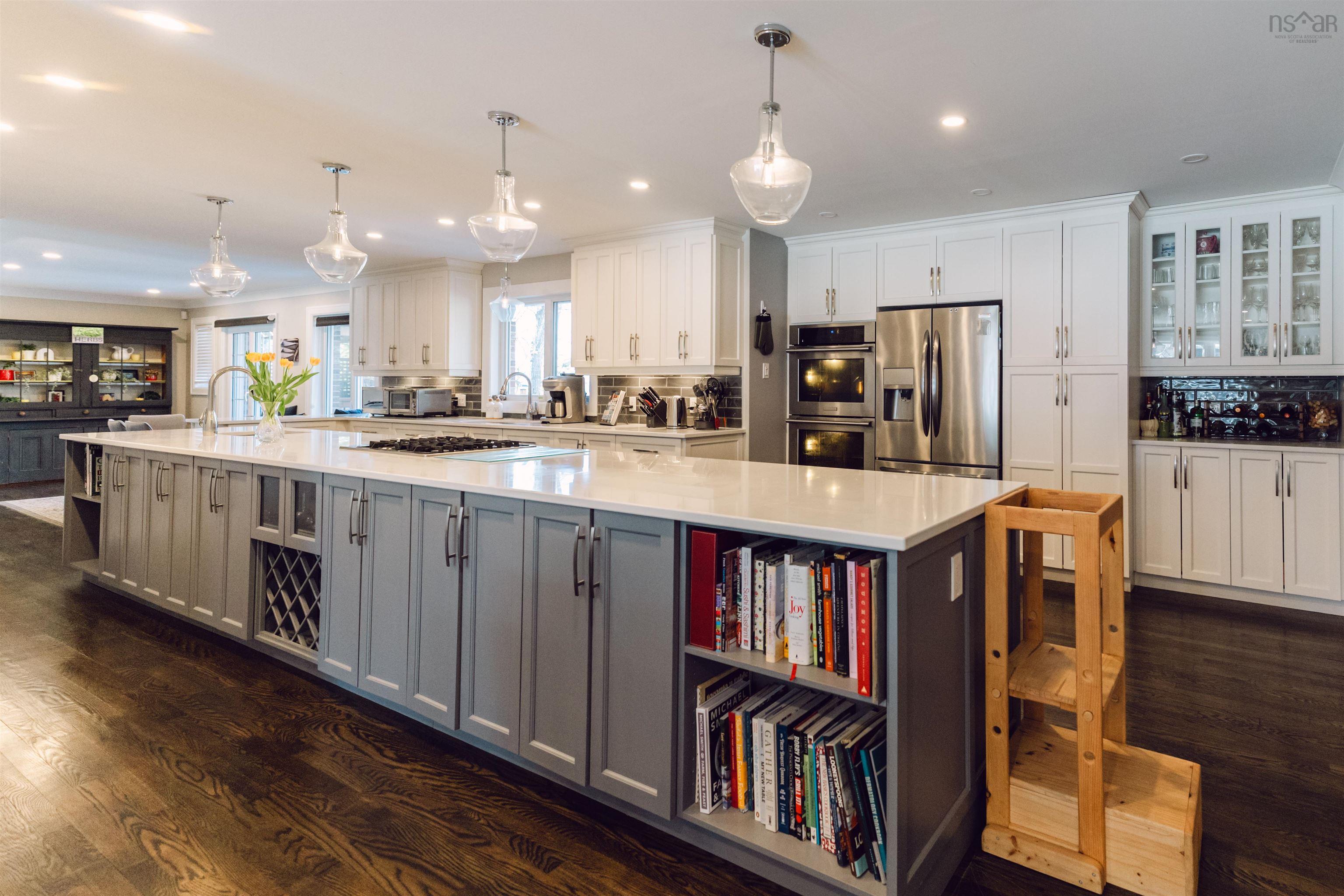 $1,199,000.00: 158 Eaglewood Drive, Bedford