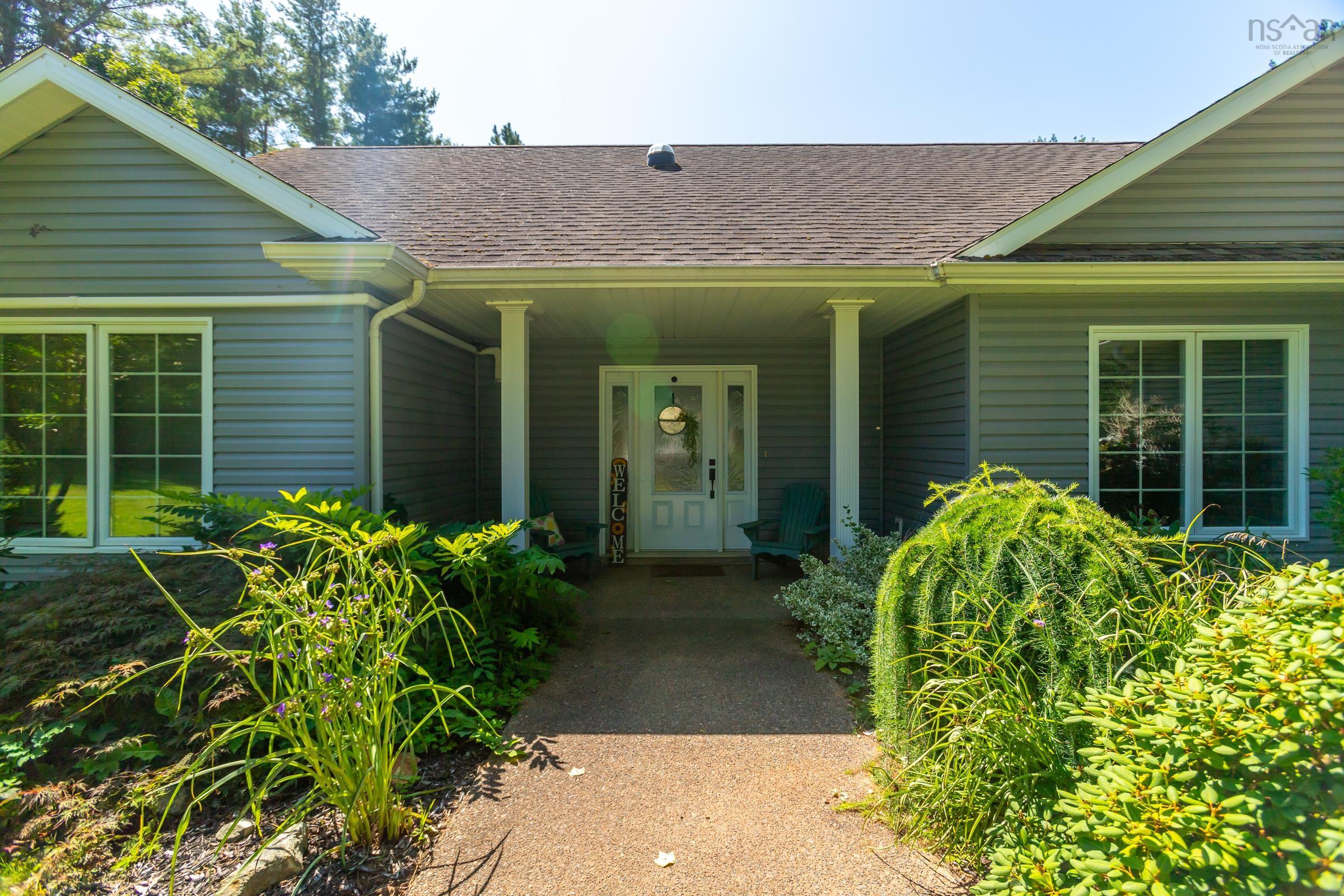$550,000.00: 71 Dr. Lewis Johnston Street, South Farmington