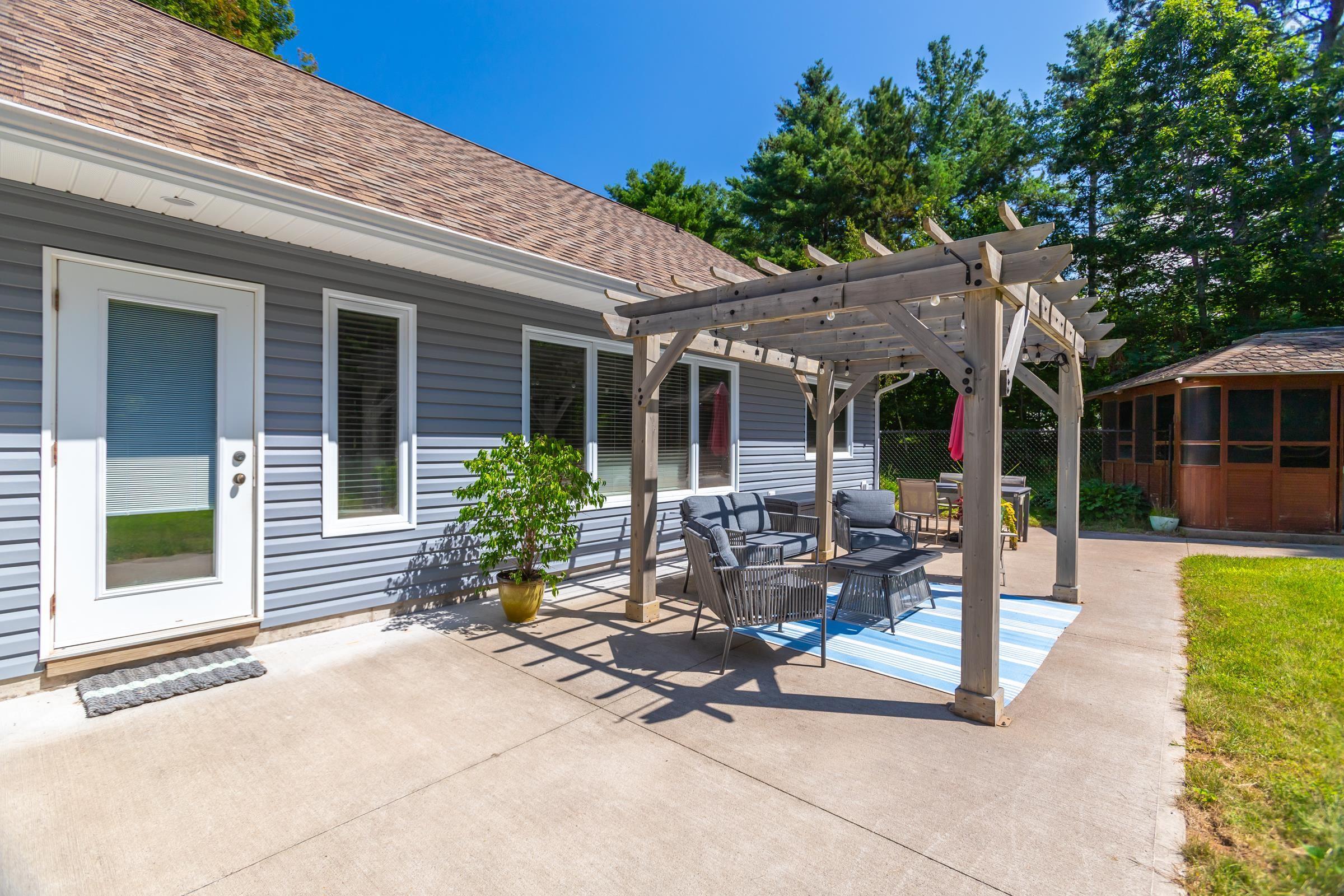 $550,000.00: 71 Dr. Lewis Johnston Street, South Farmington