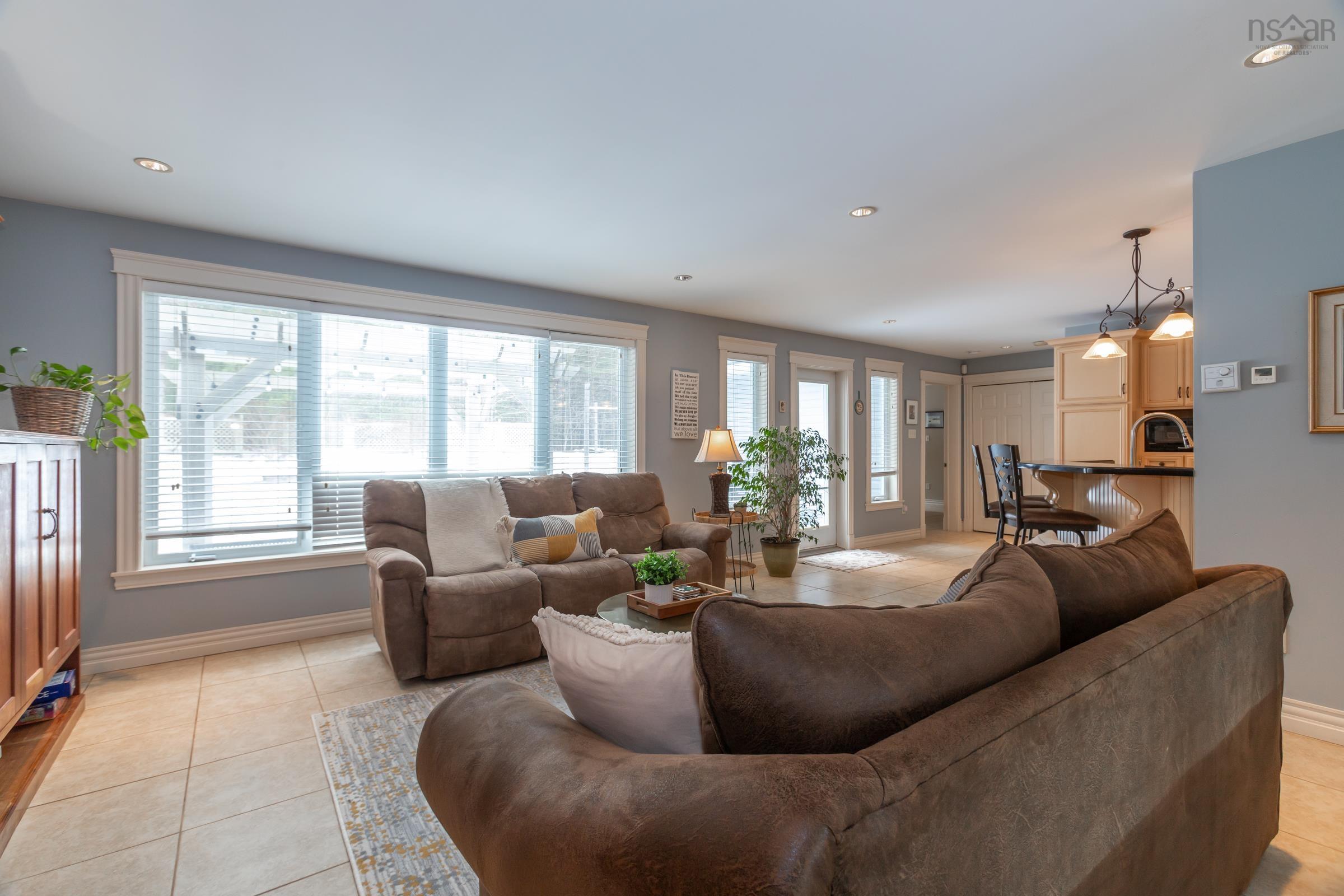 $550,000.00: 71 Dr. Lewis Johnston Street, South Farmington