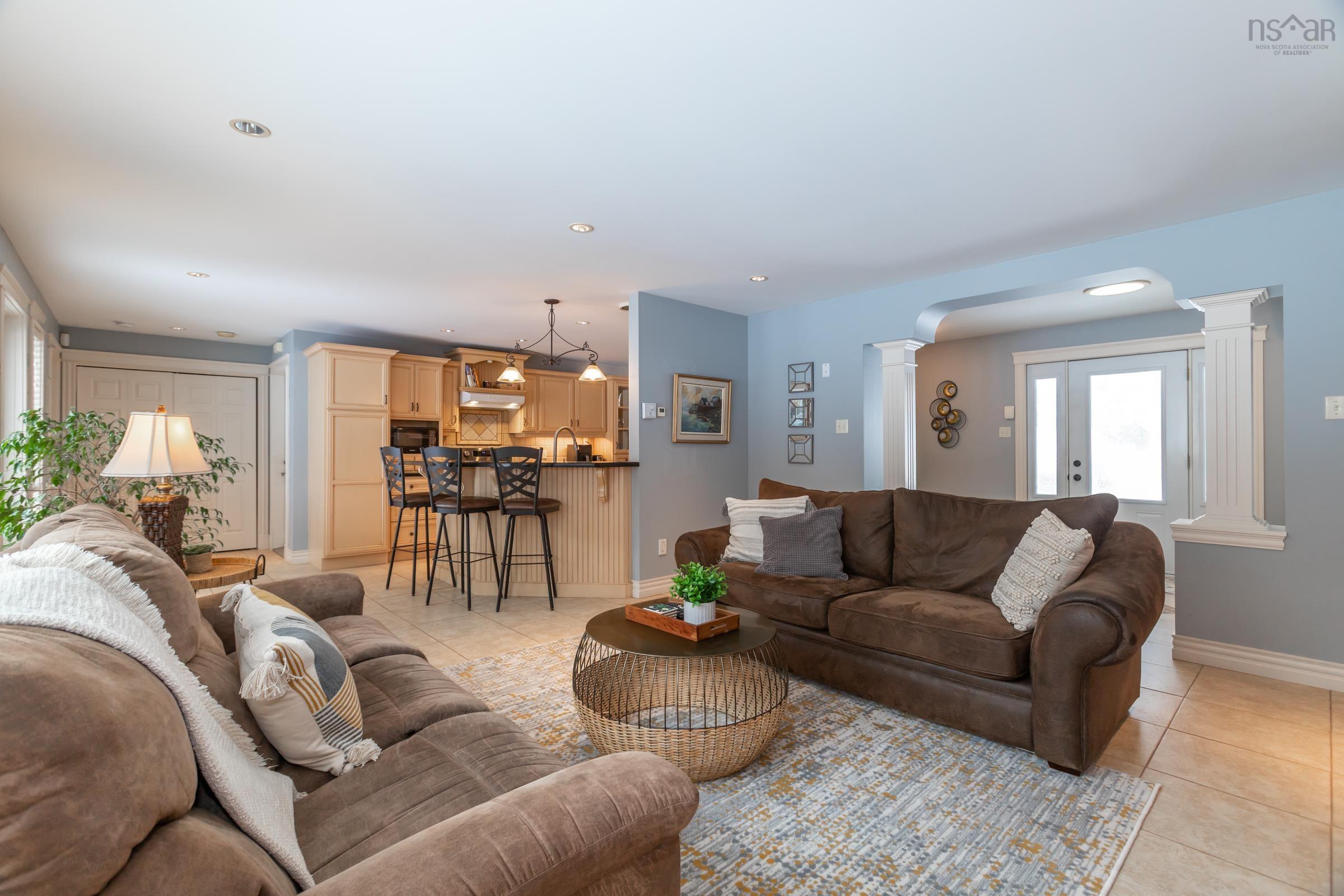 $550,000.00: 71 Dr. Lewis Johnston Street, South Farmington