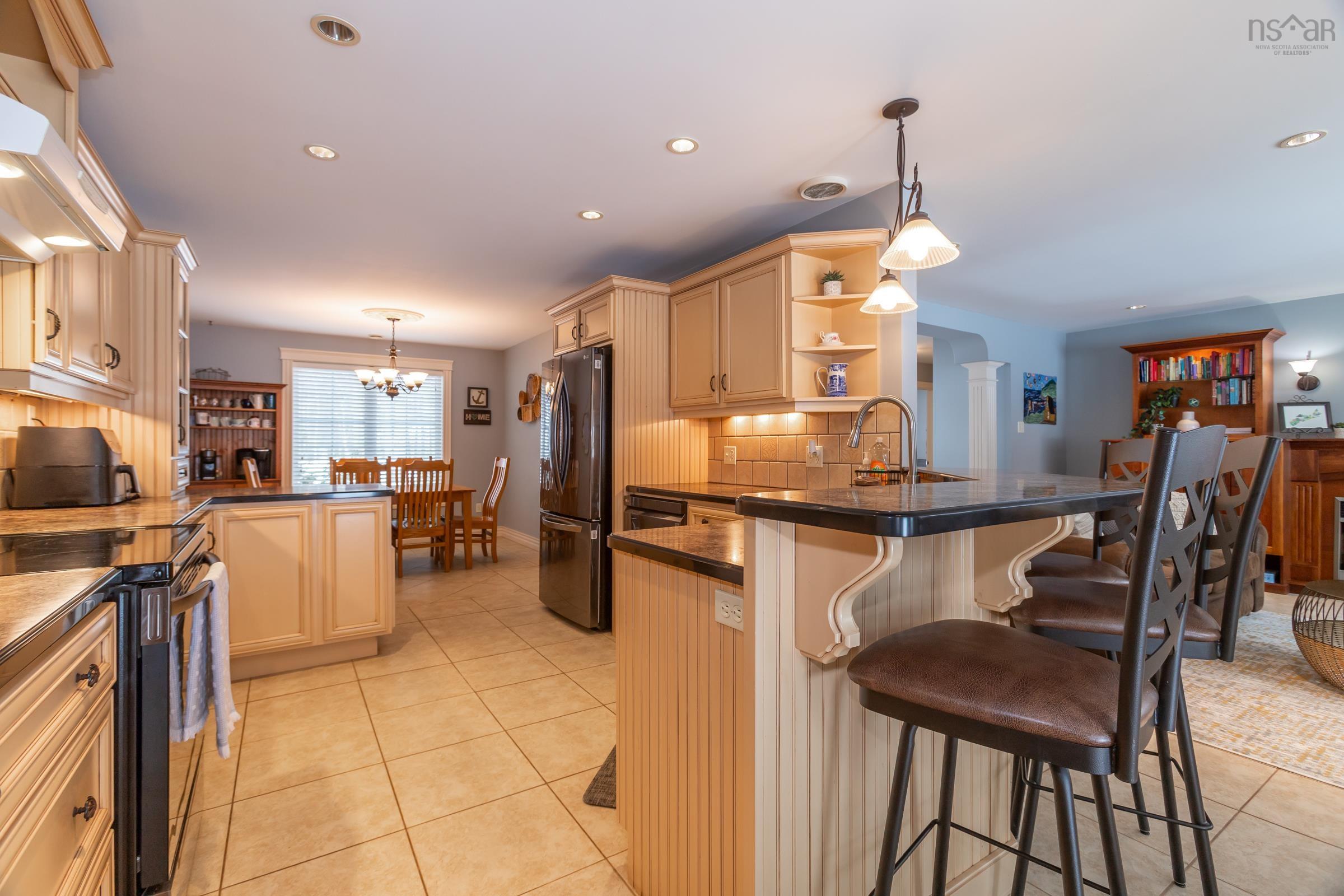 $550,000.00: 71 Dr. Lewis Johnston Street, South Farmington