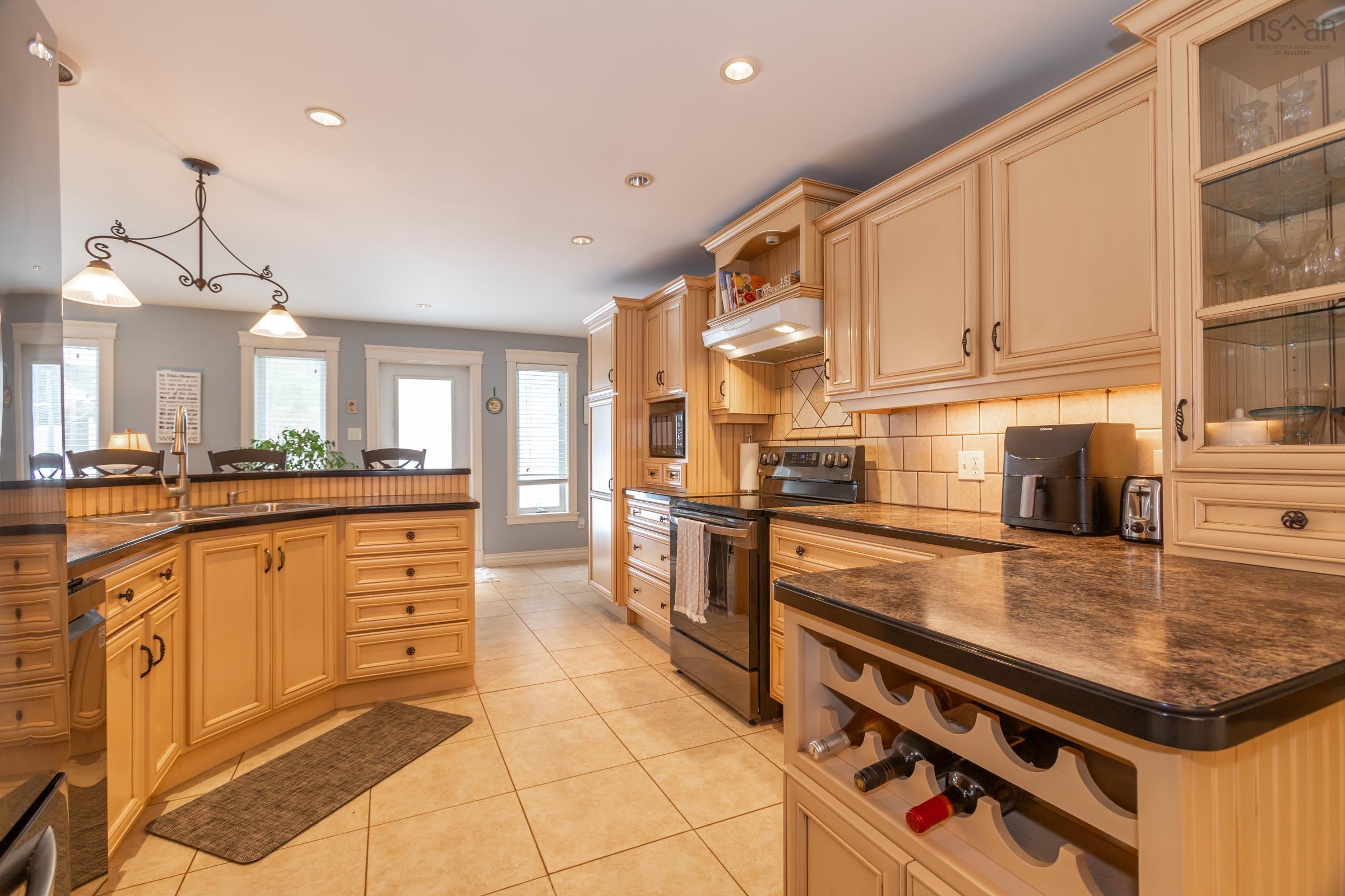 $550,000.00: 71 Dr. Lewis Johnston Street, South Farmington