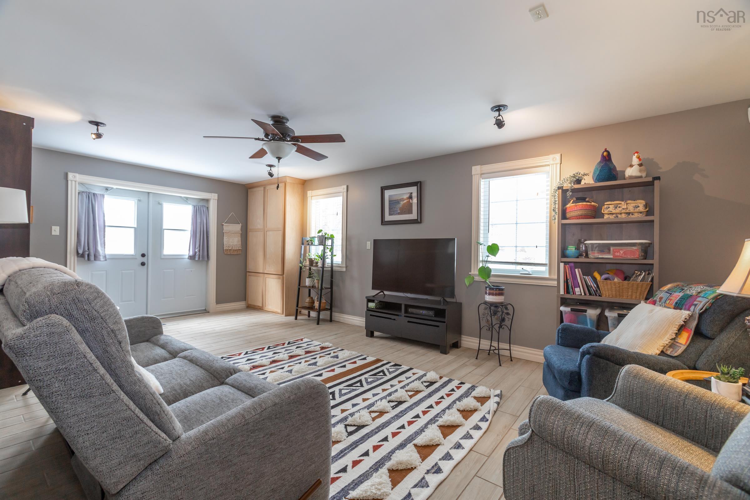 $550,000.00: 71 Dr. Lewis Johnston Street, South Farmington