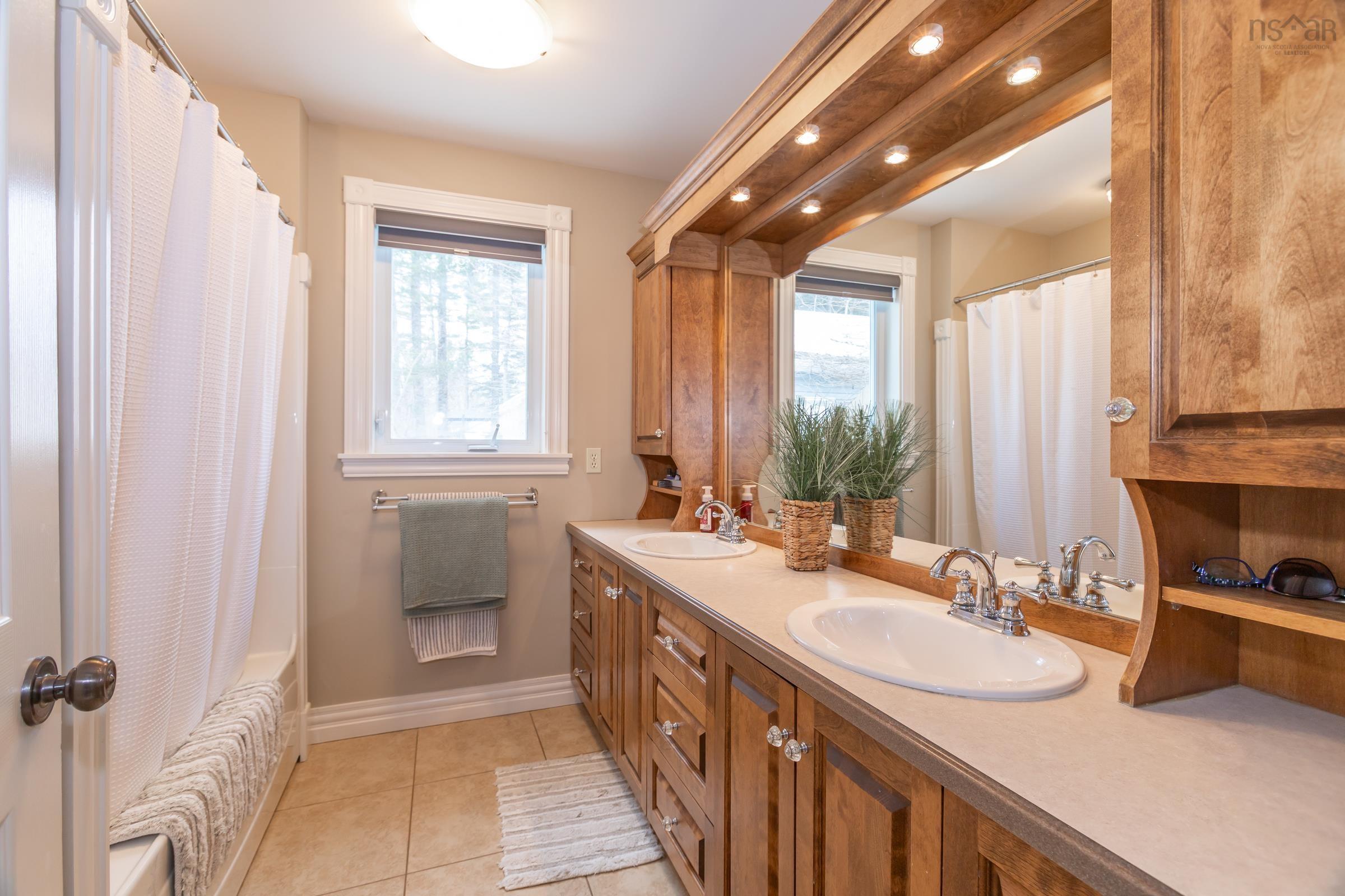 $550,000.00: 71 Dr. Lewis Johnston Street, South Farmington