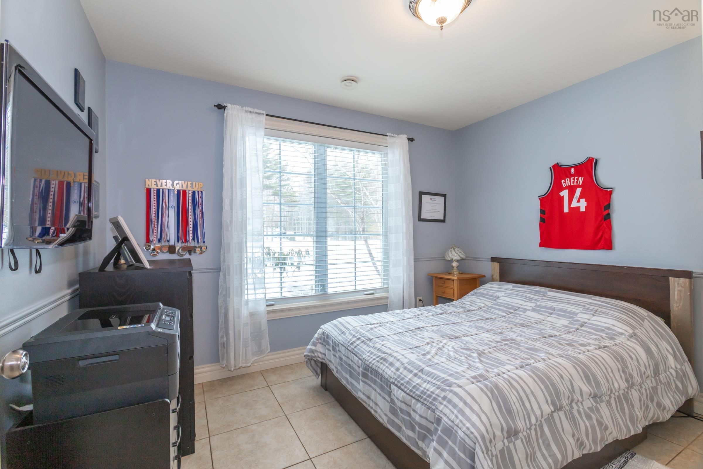 $550,000.00: 71 Dr. Lewis Johnston Street, South Farmington
