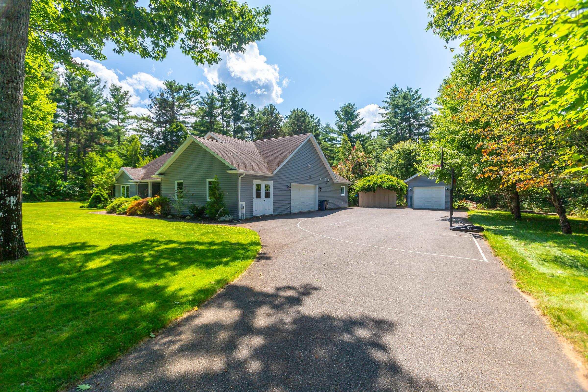 $550,000.00: 71 Dr. Lewis Johnston Street, South Farmington