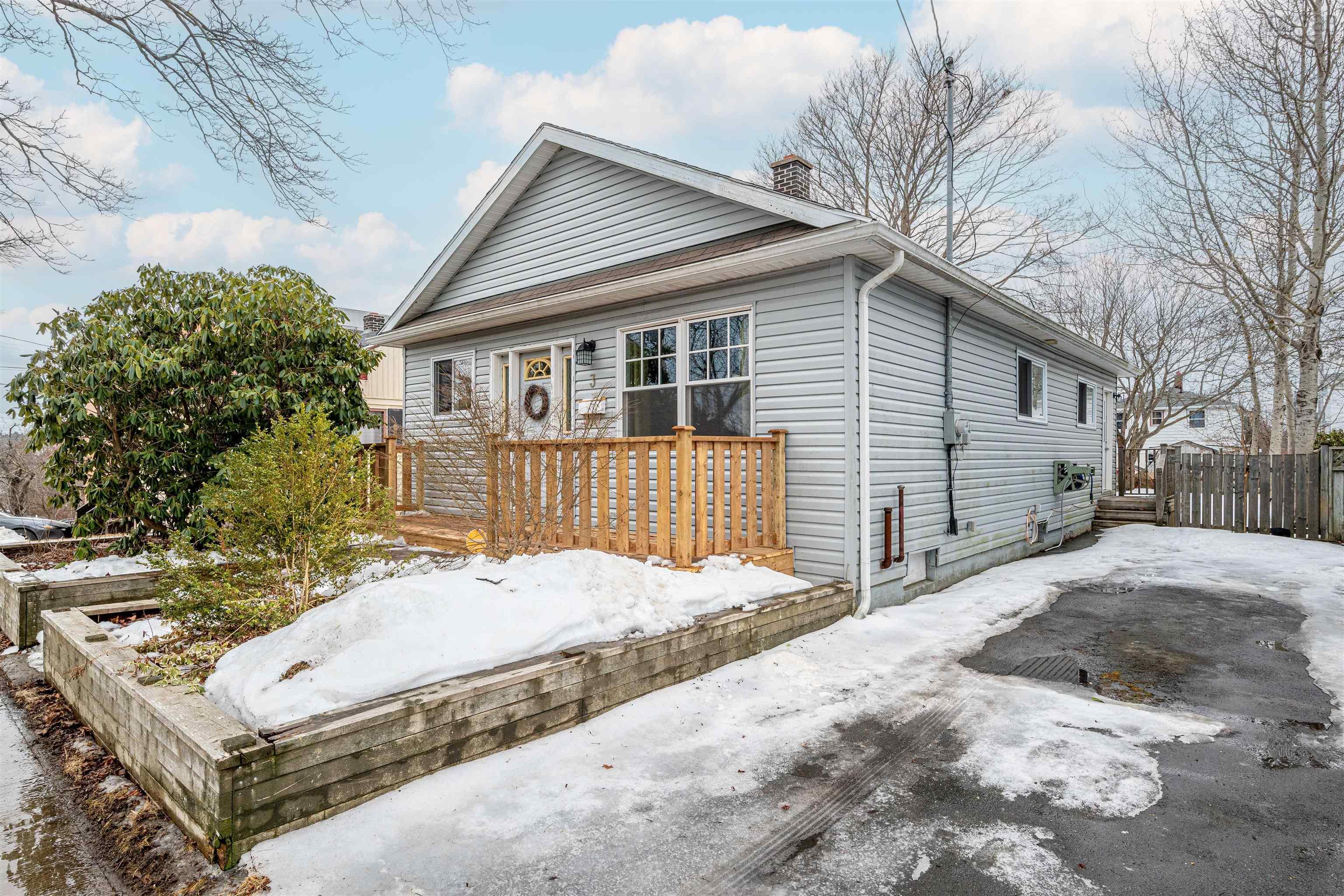 $415,000.00: 3 Russell Street, Dartmouth