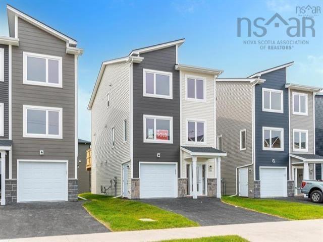 $689,900.00: 2060 27 Granite Terrace, Beechville