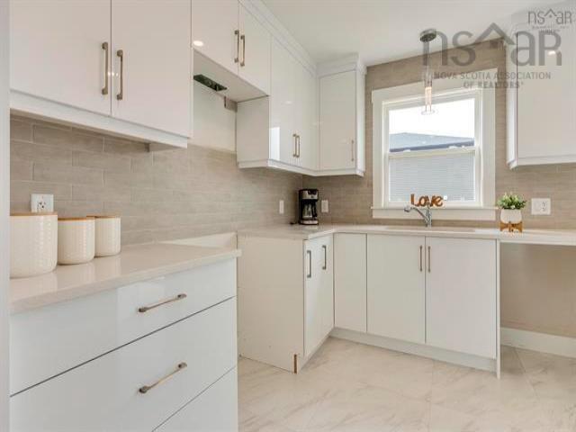 $689,900.00: 2060 27 Granite Terrace, Beechville