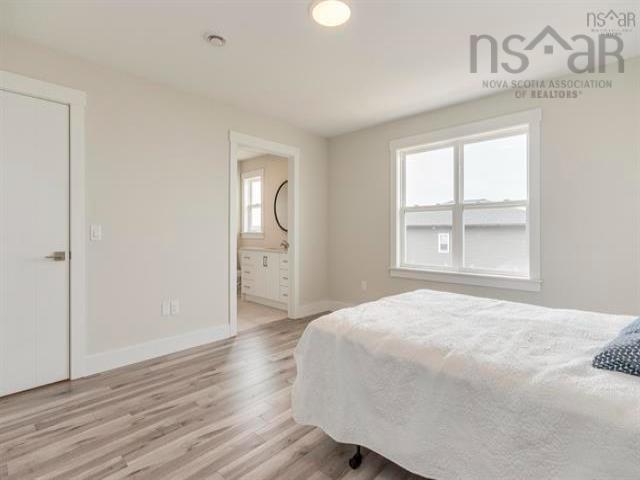 $689,900.00: 2060 27 Granite Terrace, Beechville
