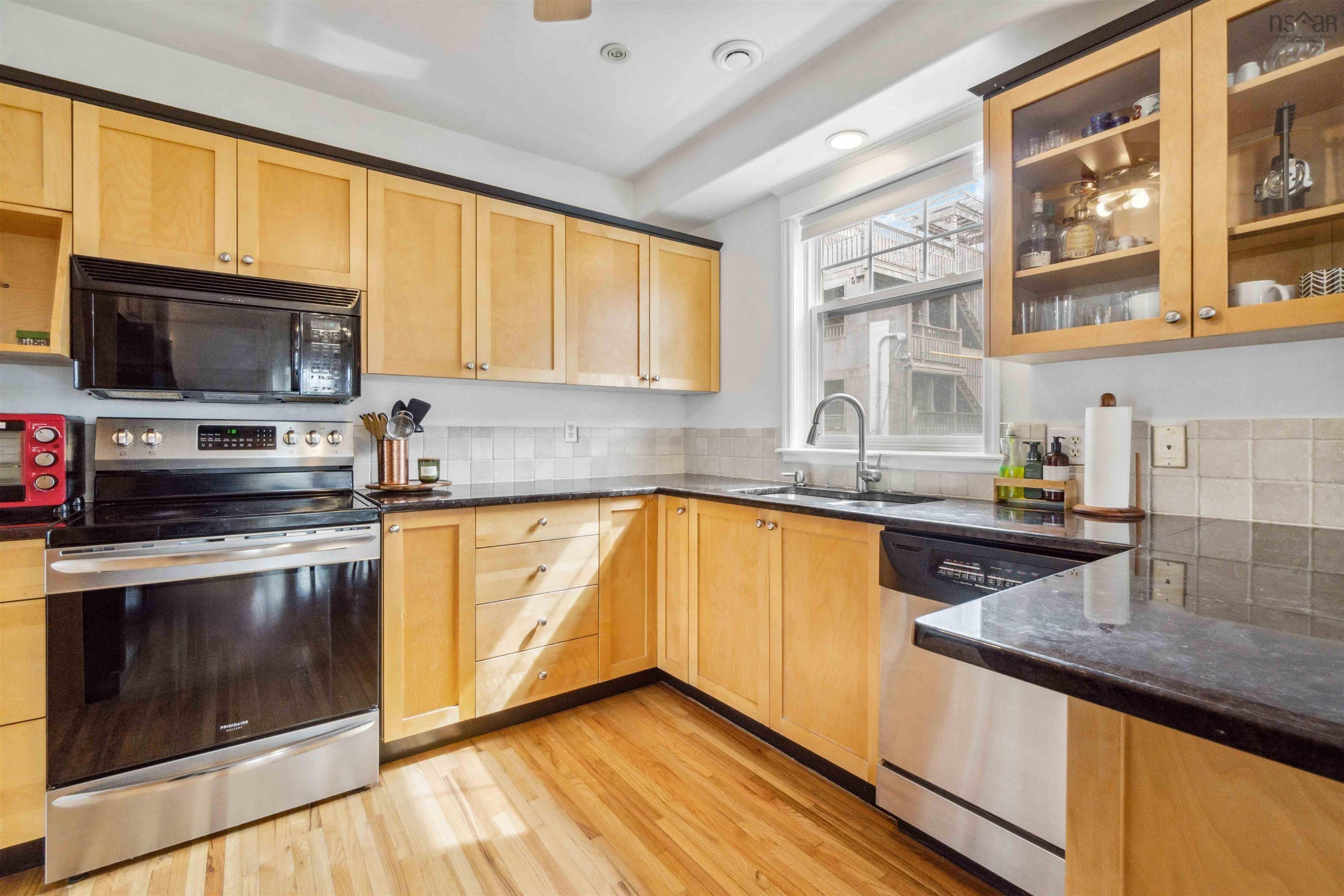 $759,900.00: 1139 101 Wellington Street, Halifax