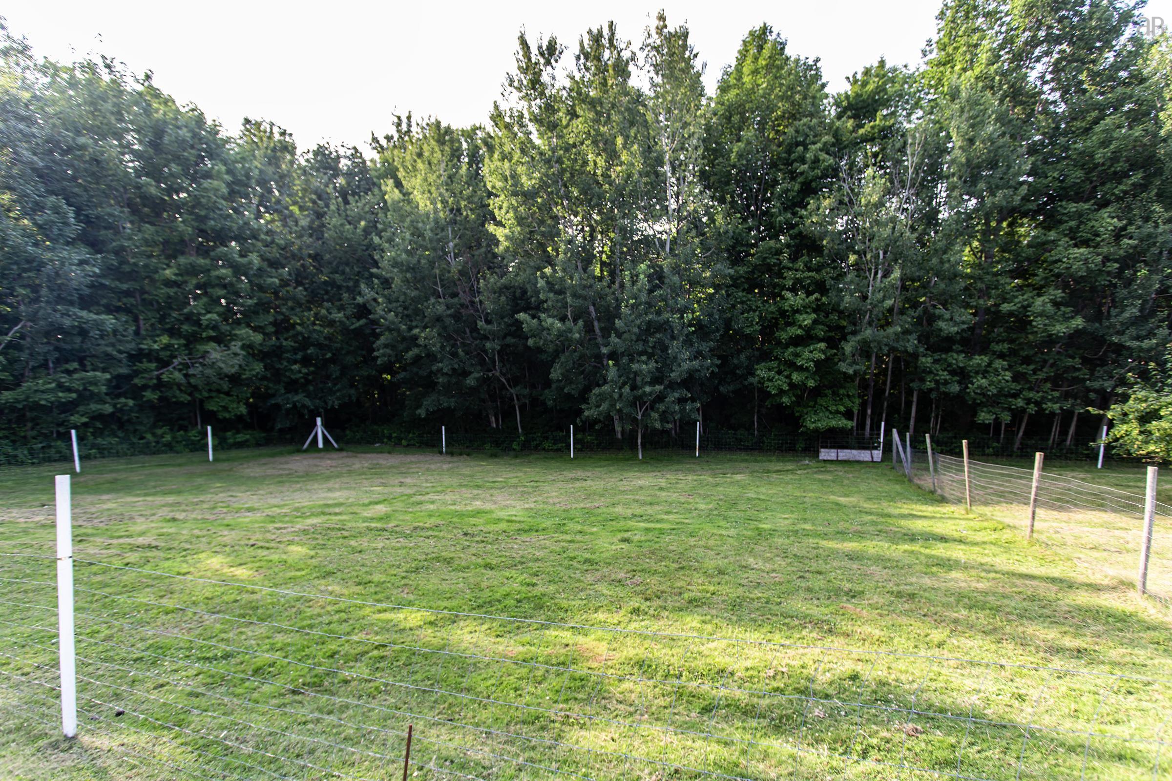 $550,000.00: 1732 Meadowvale Road, Harmony