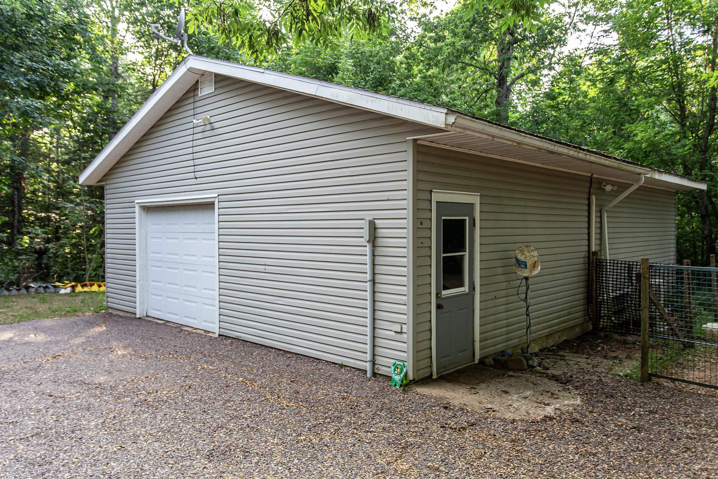 $550,000.00: 1732 Meadowvale Road, Harmony