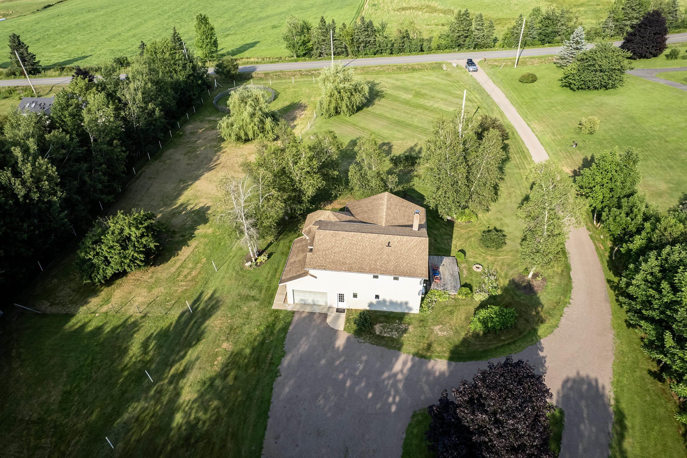 $550,000.00: 1732 Meadowvale Road, Harmony