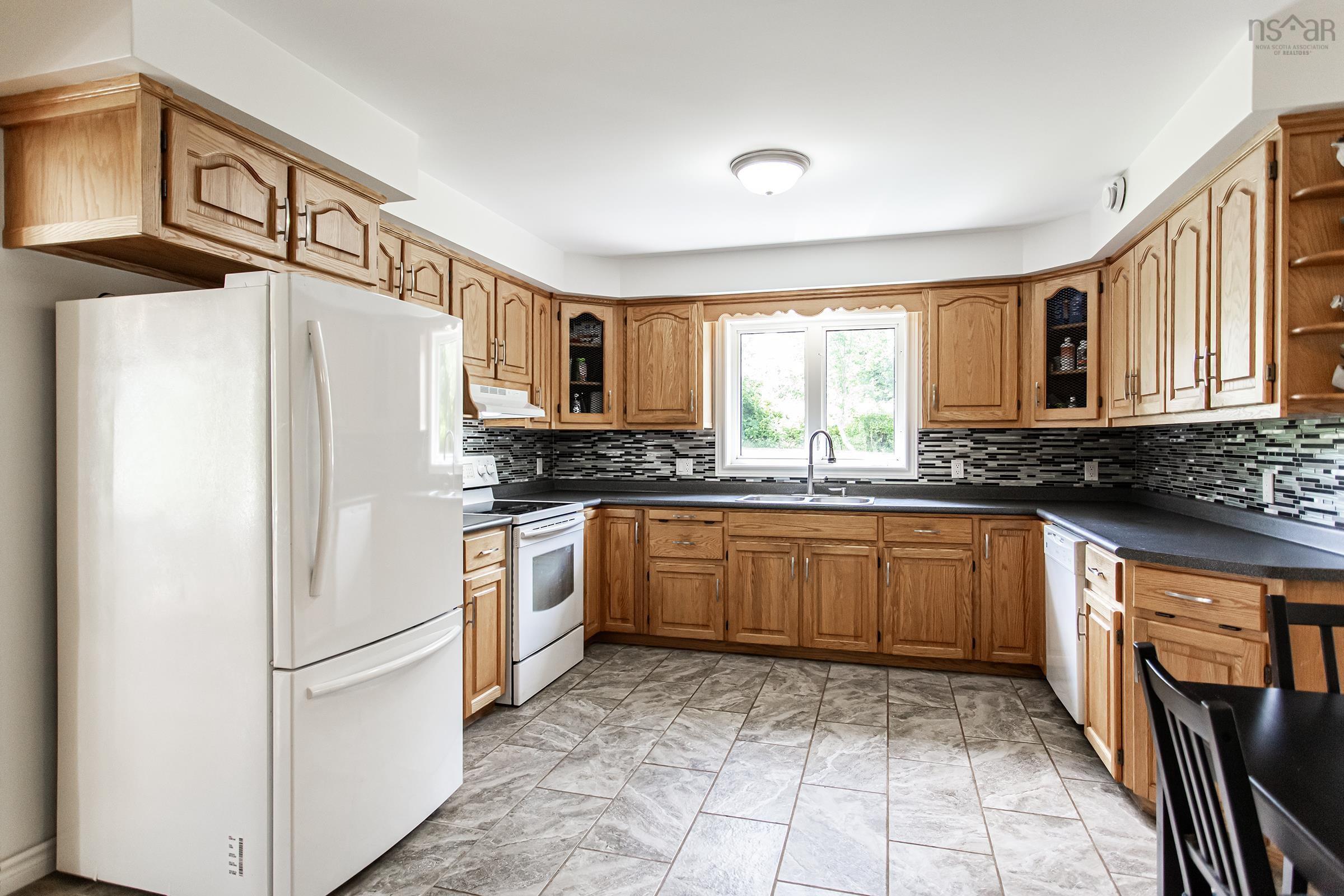 $550,000.00: 1732 Meadowvale Road, Harmony