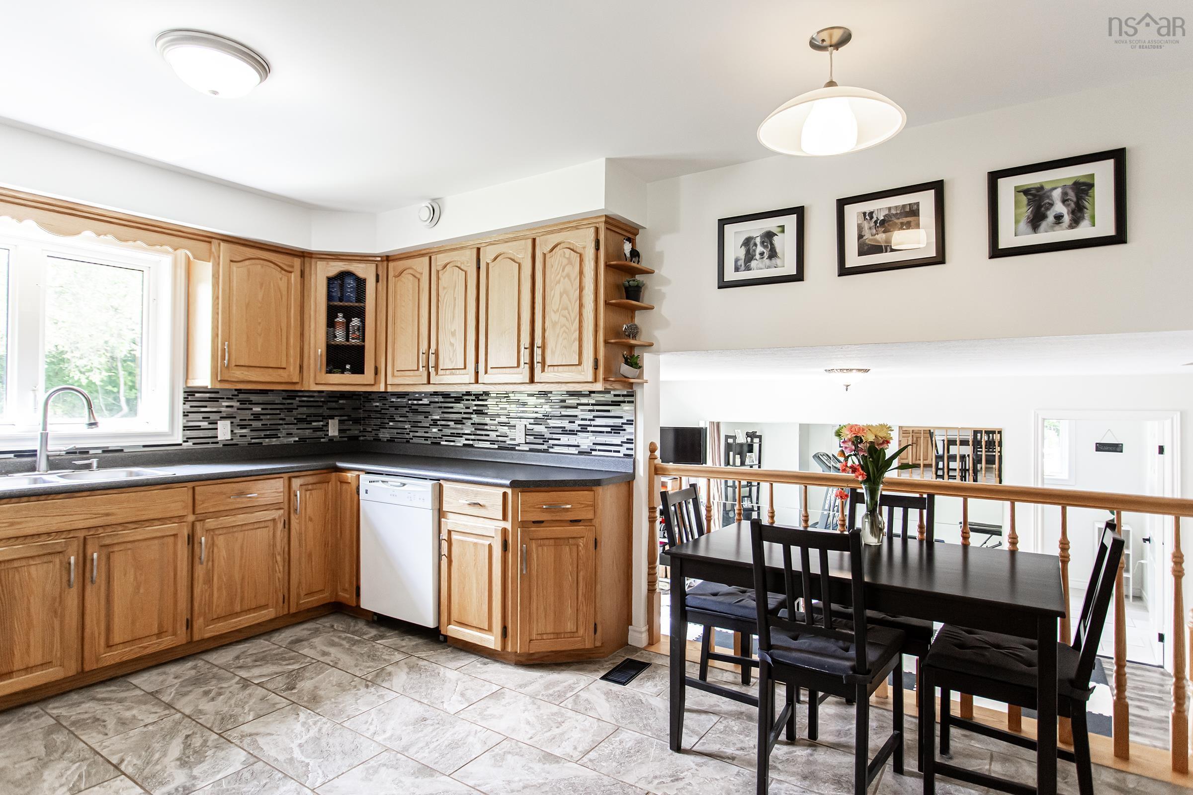 $550,000.00: 1732 Meadowvale Road, Harmony