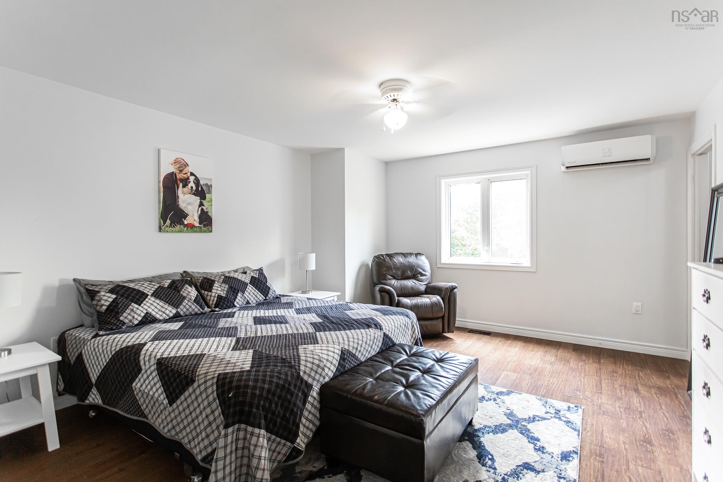 $550,000.00: 1732 Meadowvale Road, Harmony