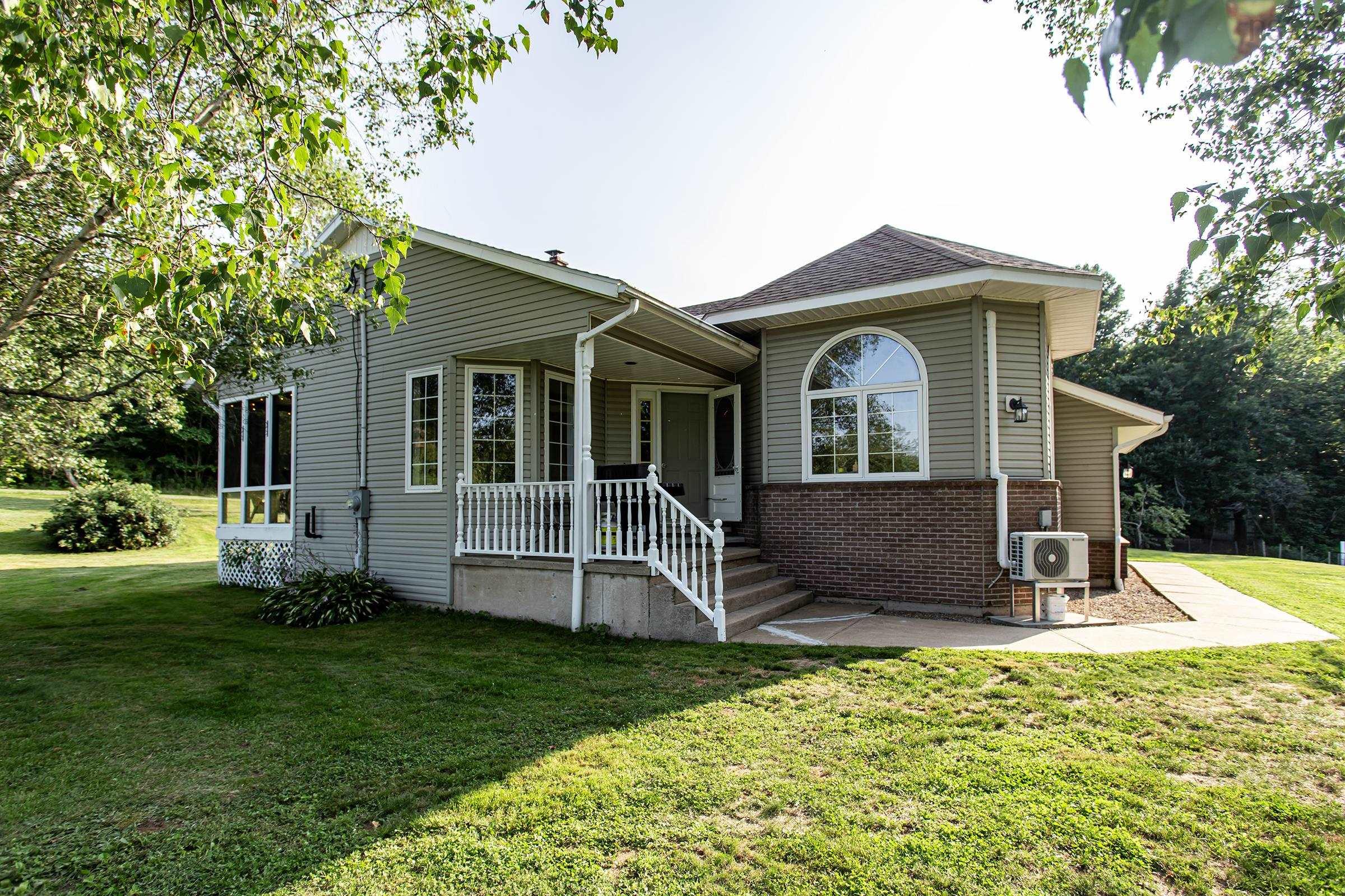 $550,000.00: 1732 Meadowvale Road, Harmony