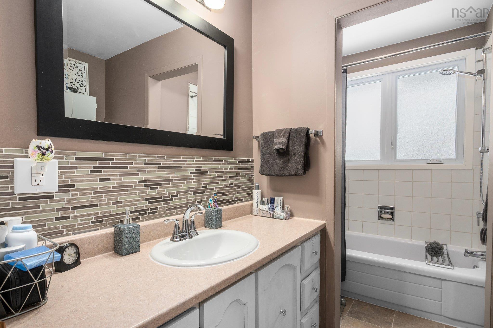 $579,900.00: 10 Irvin Cross Place, Dartmouth