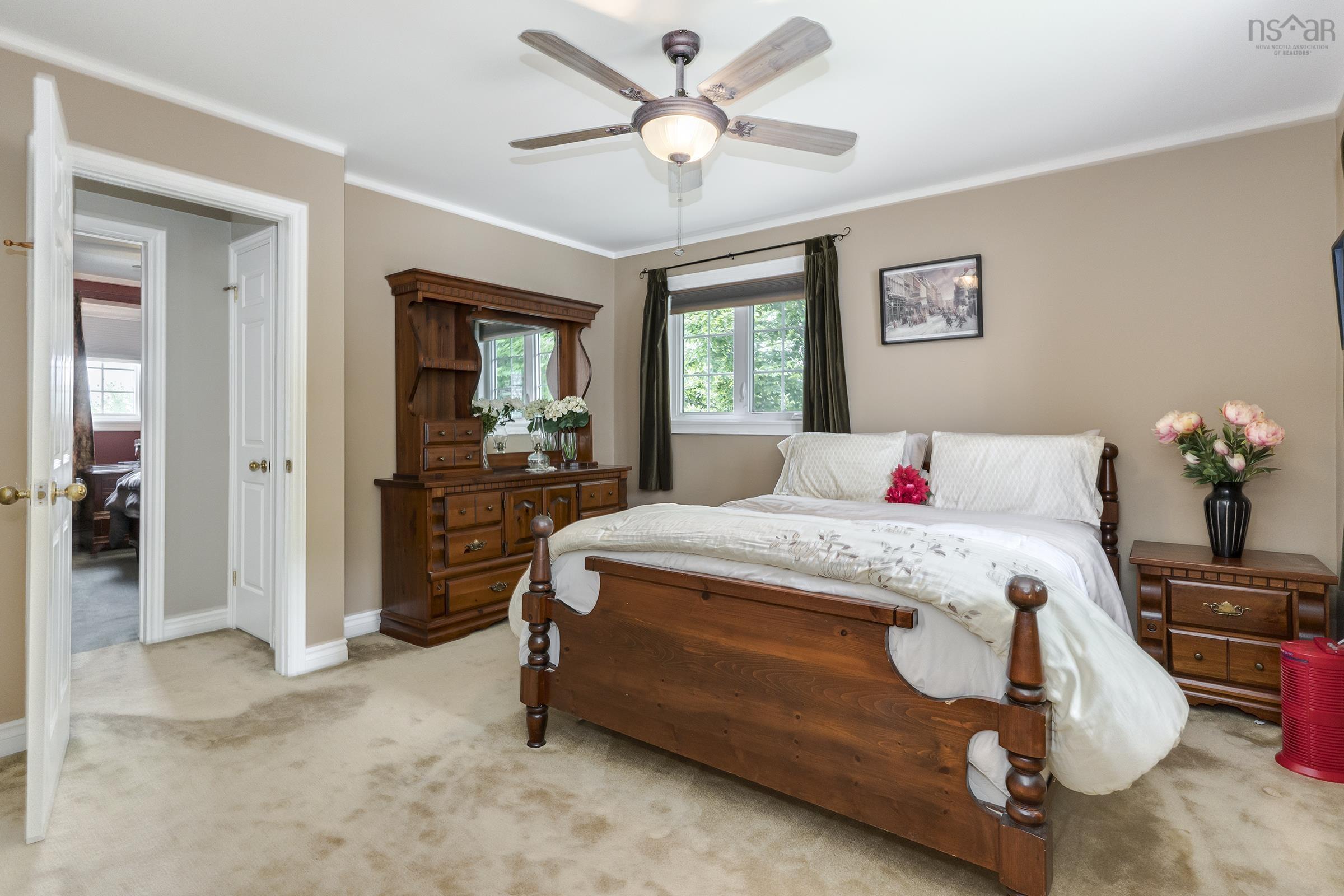 $599,900.00: 107 Shoreview Drive, Bedford