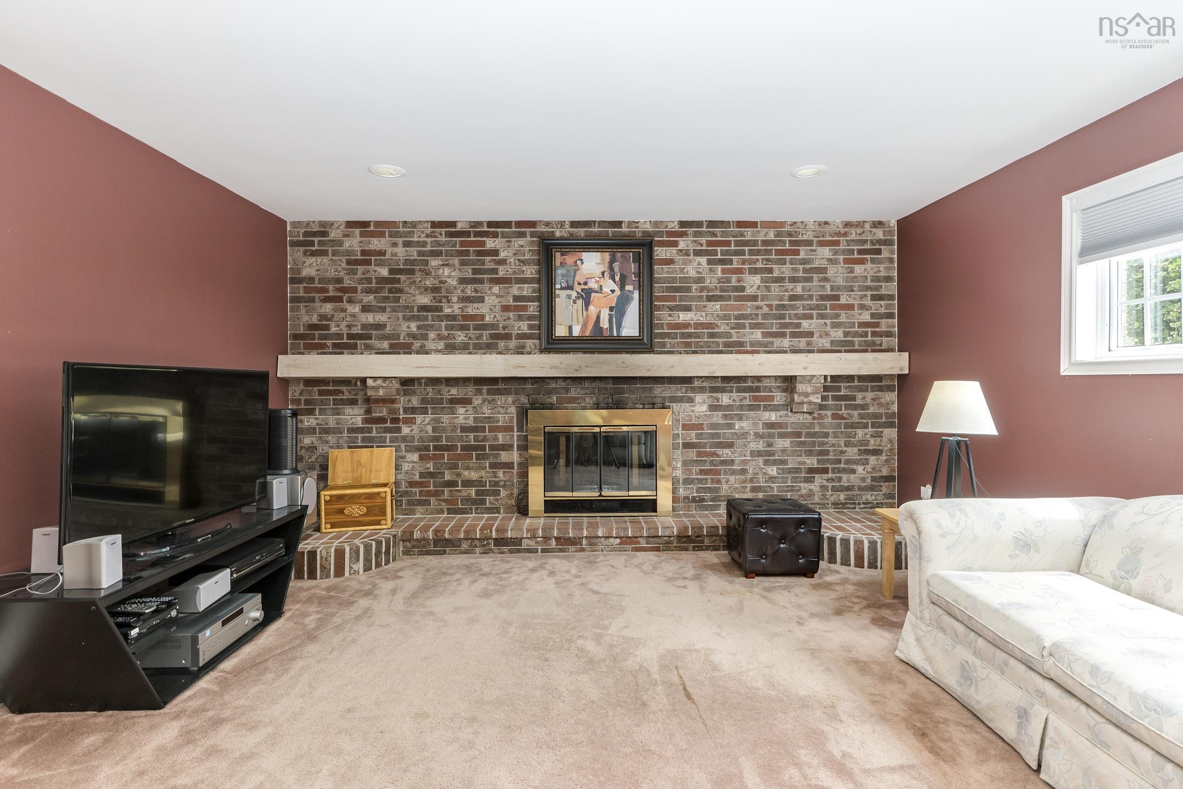 $599,900.00: 107 Shoreview Drive, Bedford