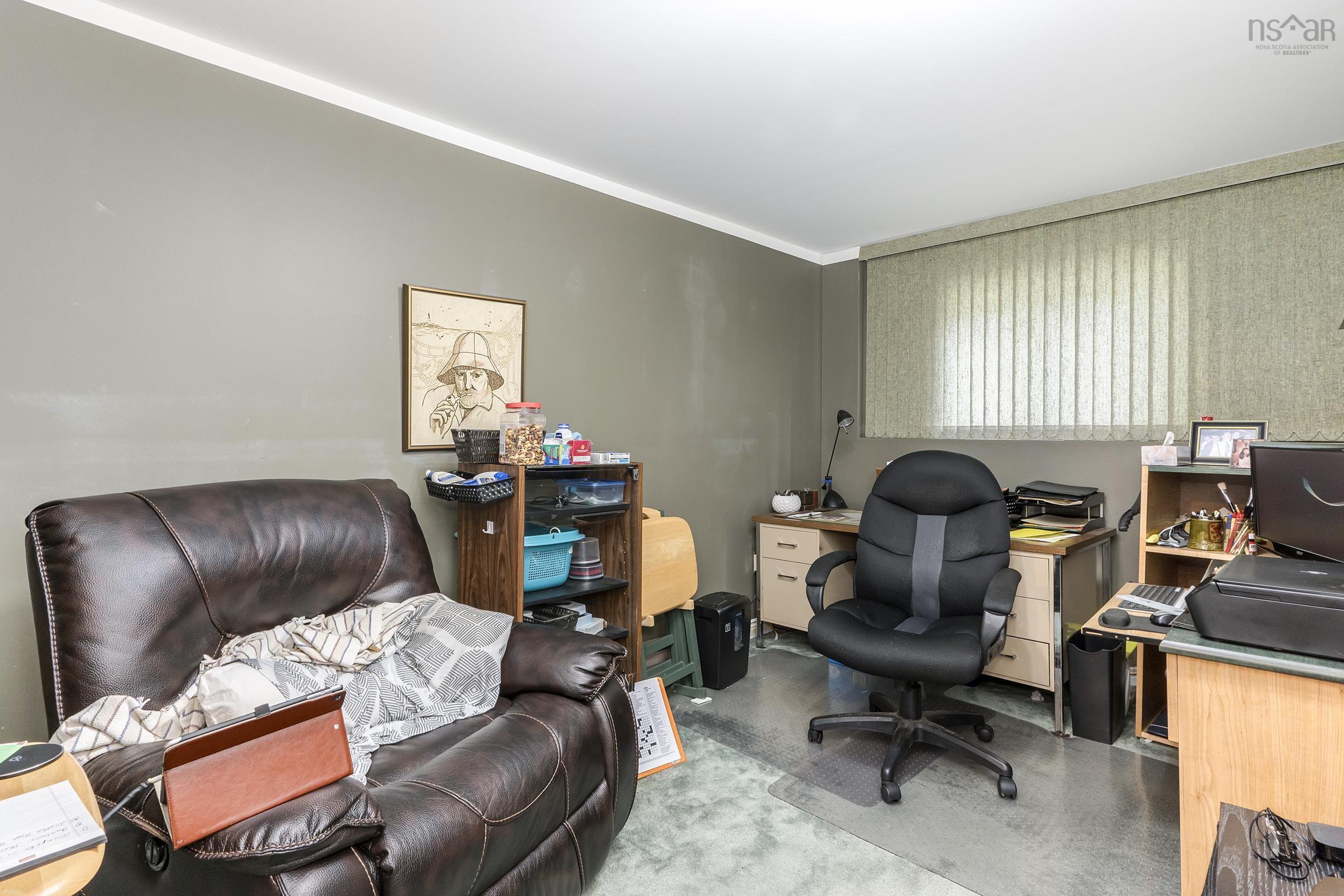 $599,900.00: 107 Shoreview Drive, Bedford