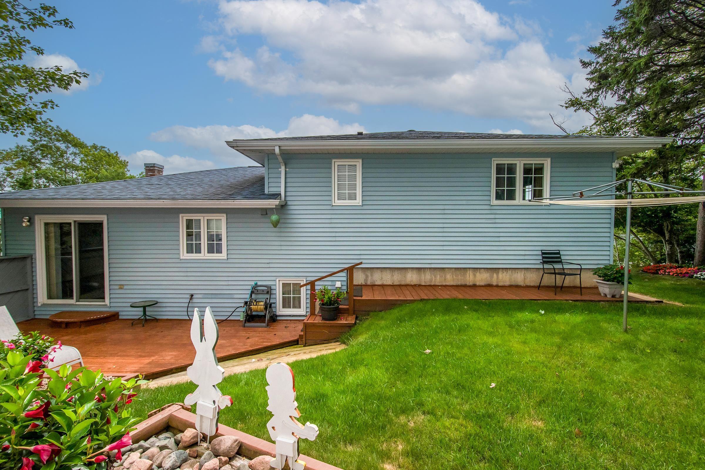 $599,900.00: 107 Shoreview Drive, Bedford