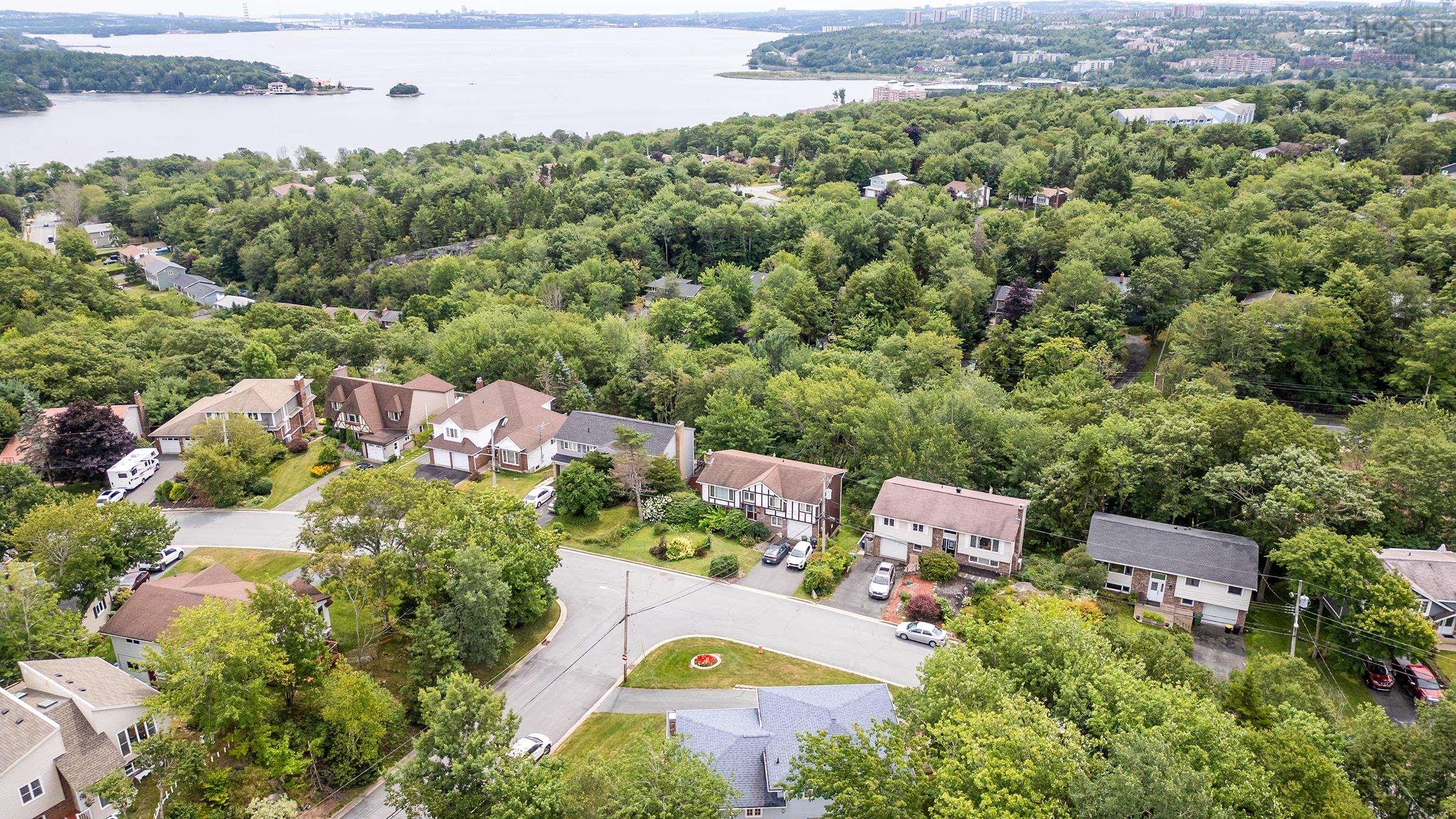 $599,900.00: 107 Shoreview Drive, Bedford