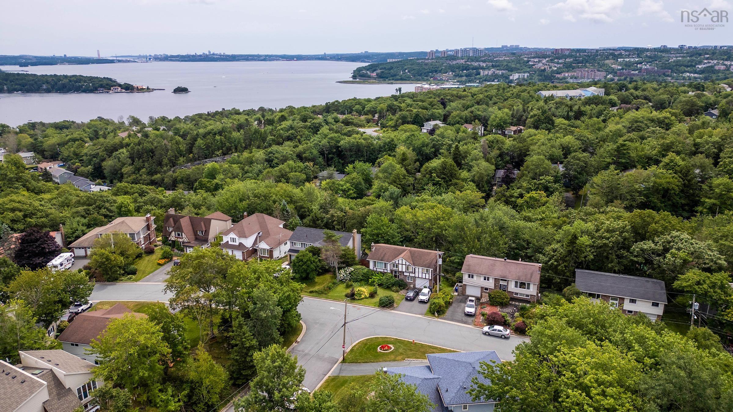 $599,900.00: 107 Shoreview Drive, Bedford