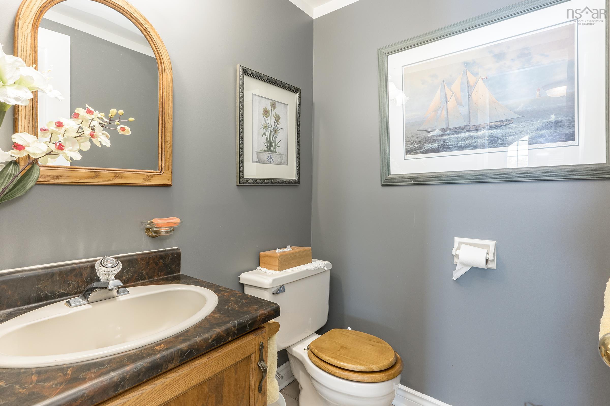 $599,900.00: 107 Shoreview Drive, Bedford