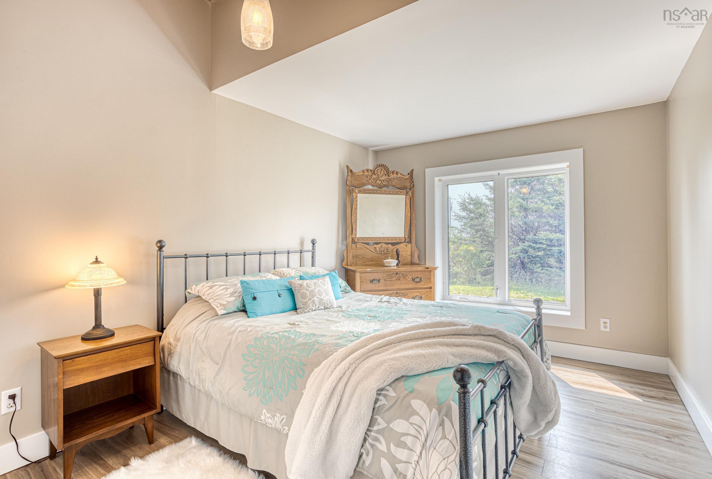 $869,900.00: 201 Southwest Cove Road, Southwest Cove