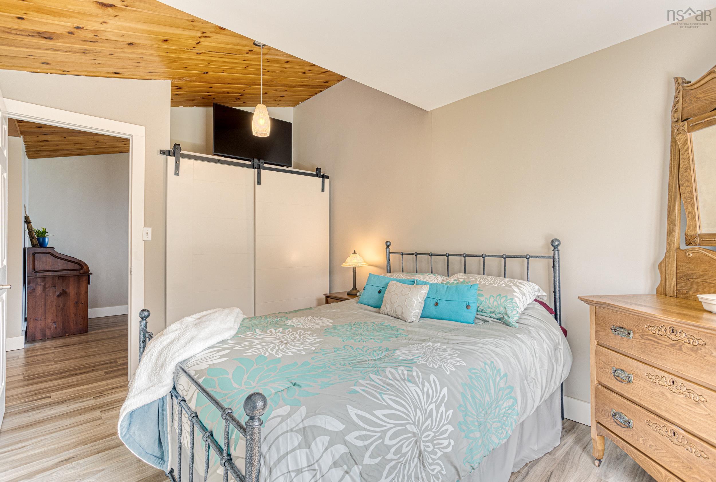 $869,900.00: 201 Southwest Cove Road, Southwest Cove