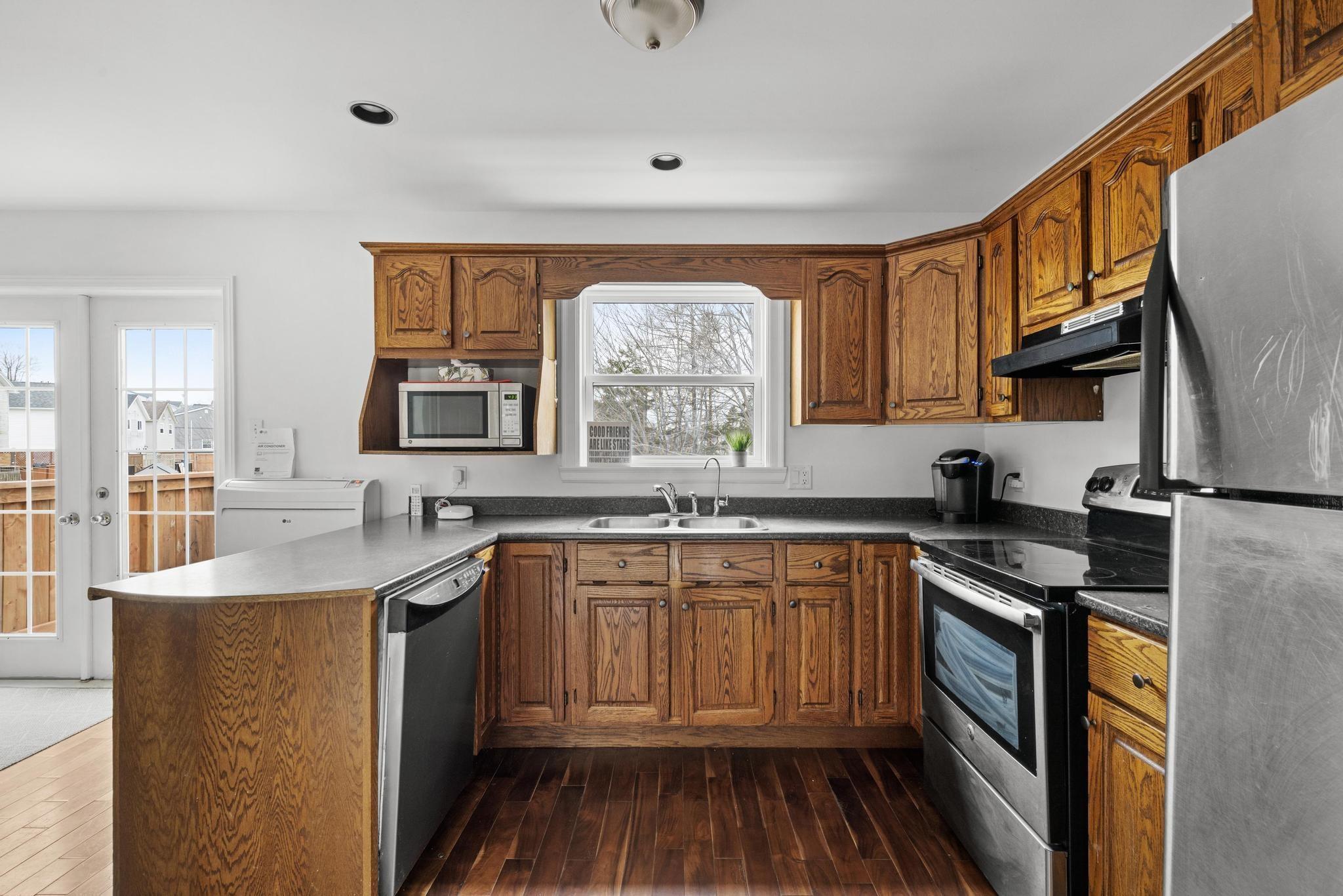 $499,900.00: 4 Victoria Drive, Lower Sackville