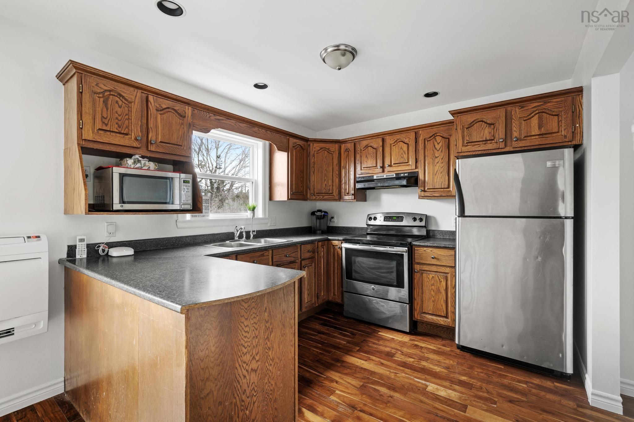 $499,900.00: 4 Victoria Drive, Lower Sackville