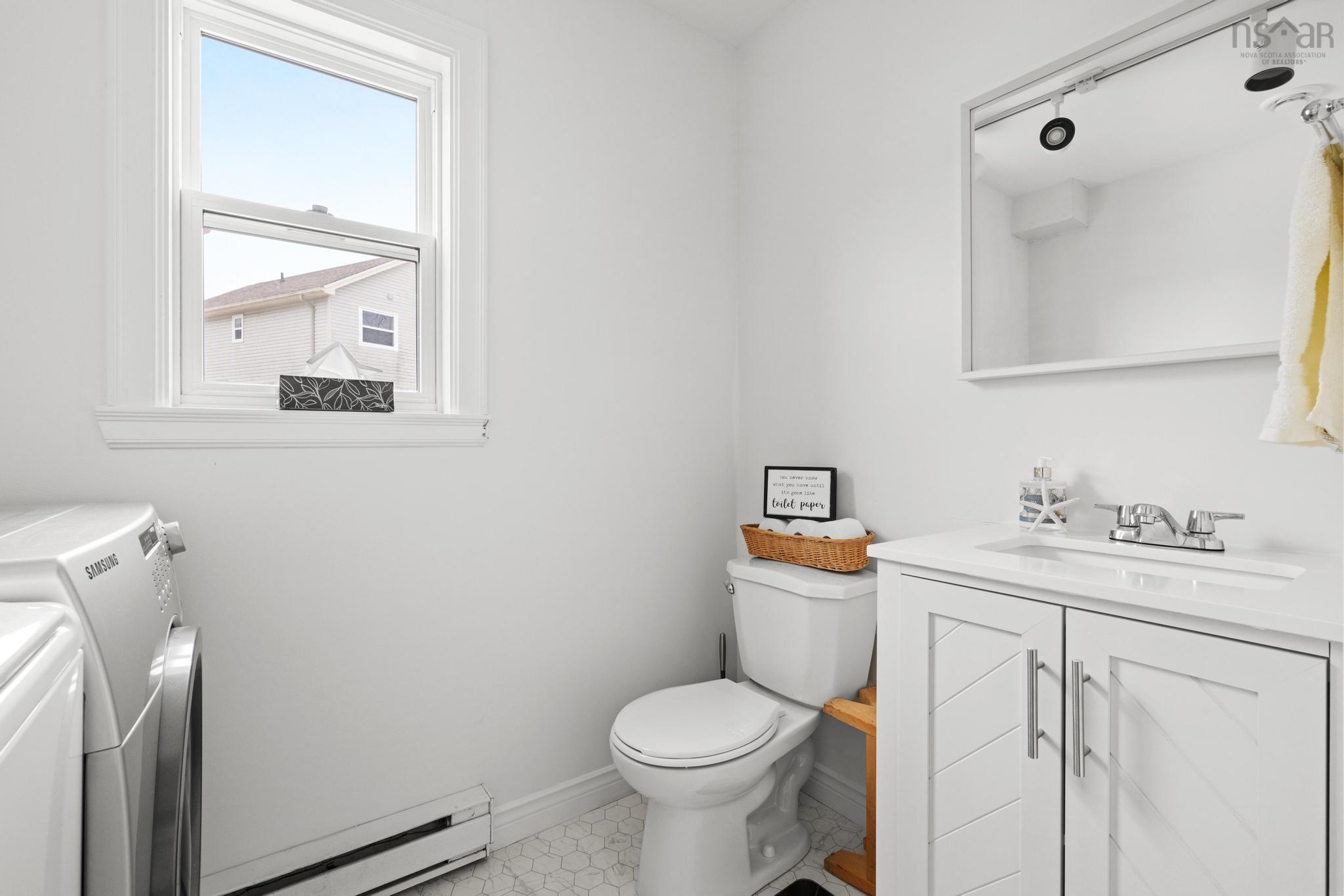 $499,900.00: 4 Victoria Drive, Lower Sackville