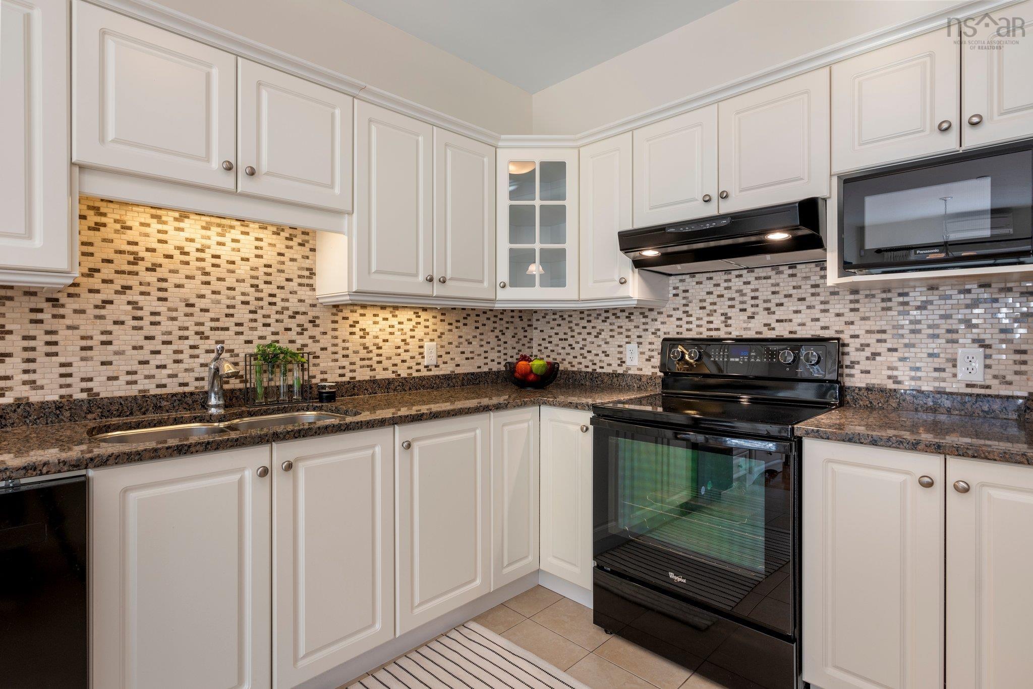 $675,000.00: 14 Kirkwood Court, Bedford