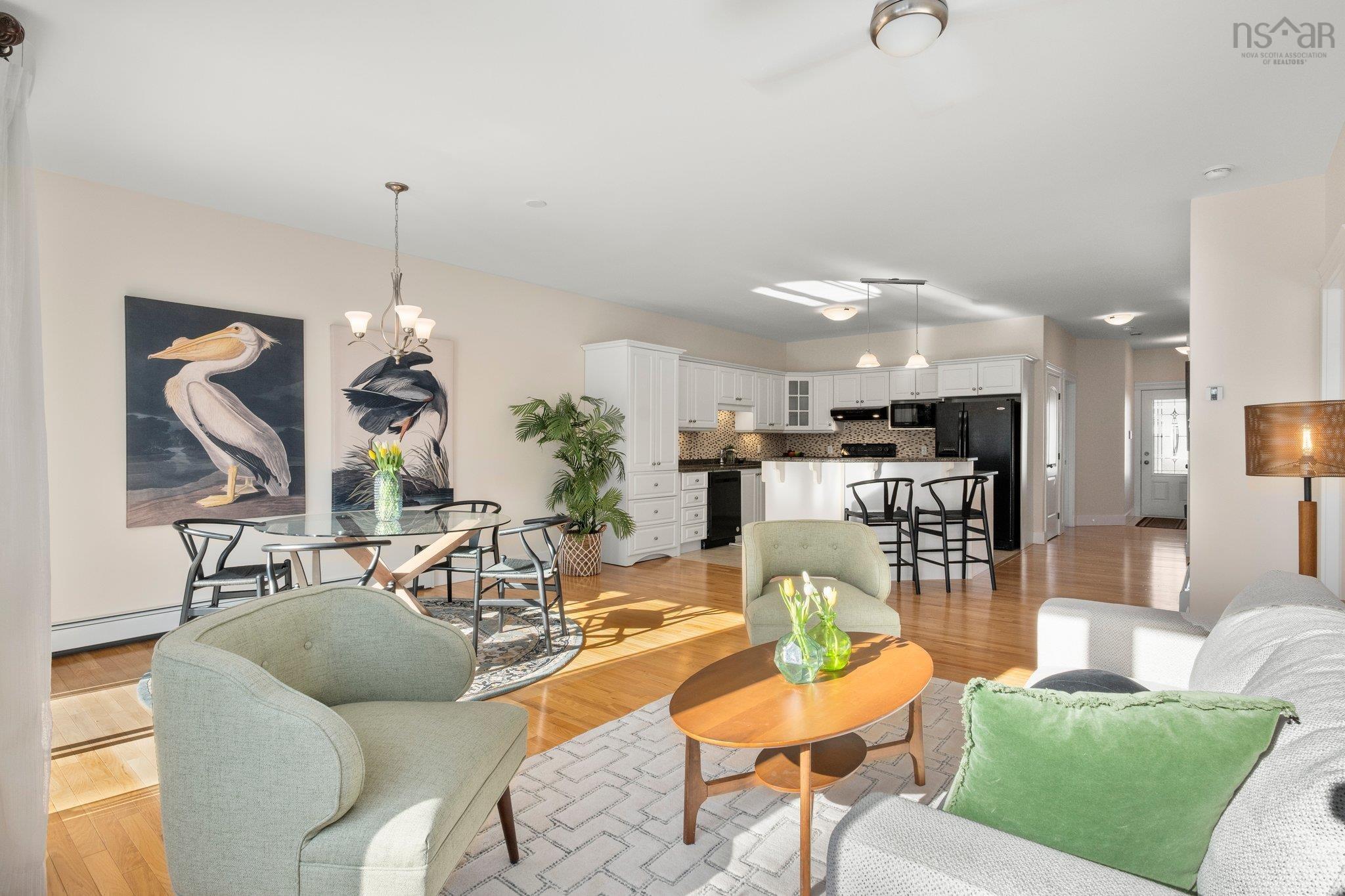 $675,000.00: 14 Kirkwood Court, Bedford